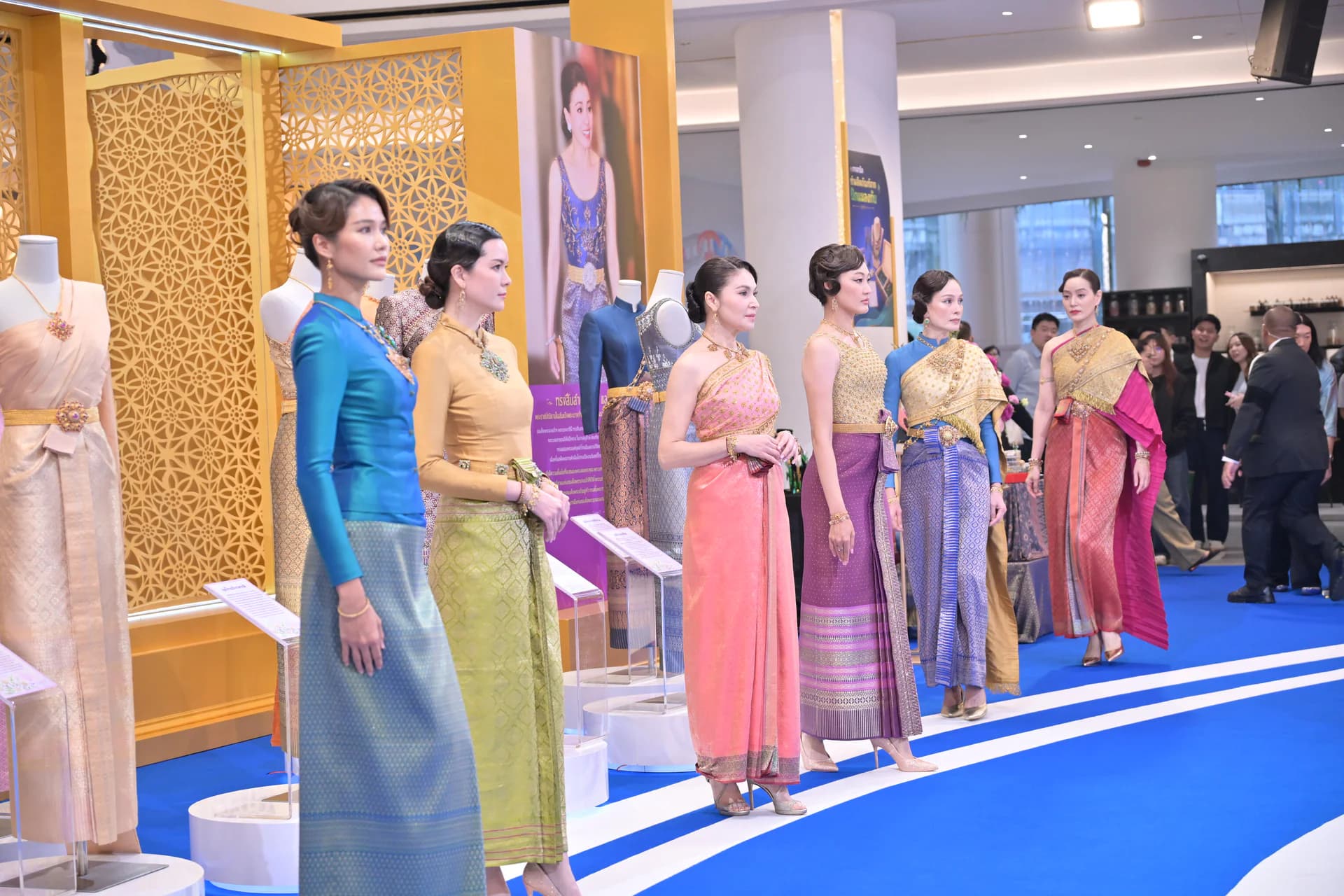 รูปภาพแกลเลอรี