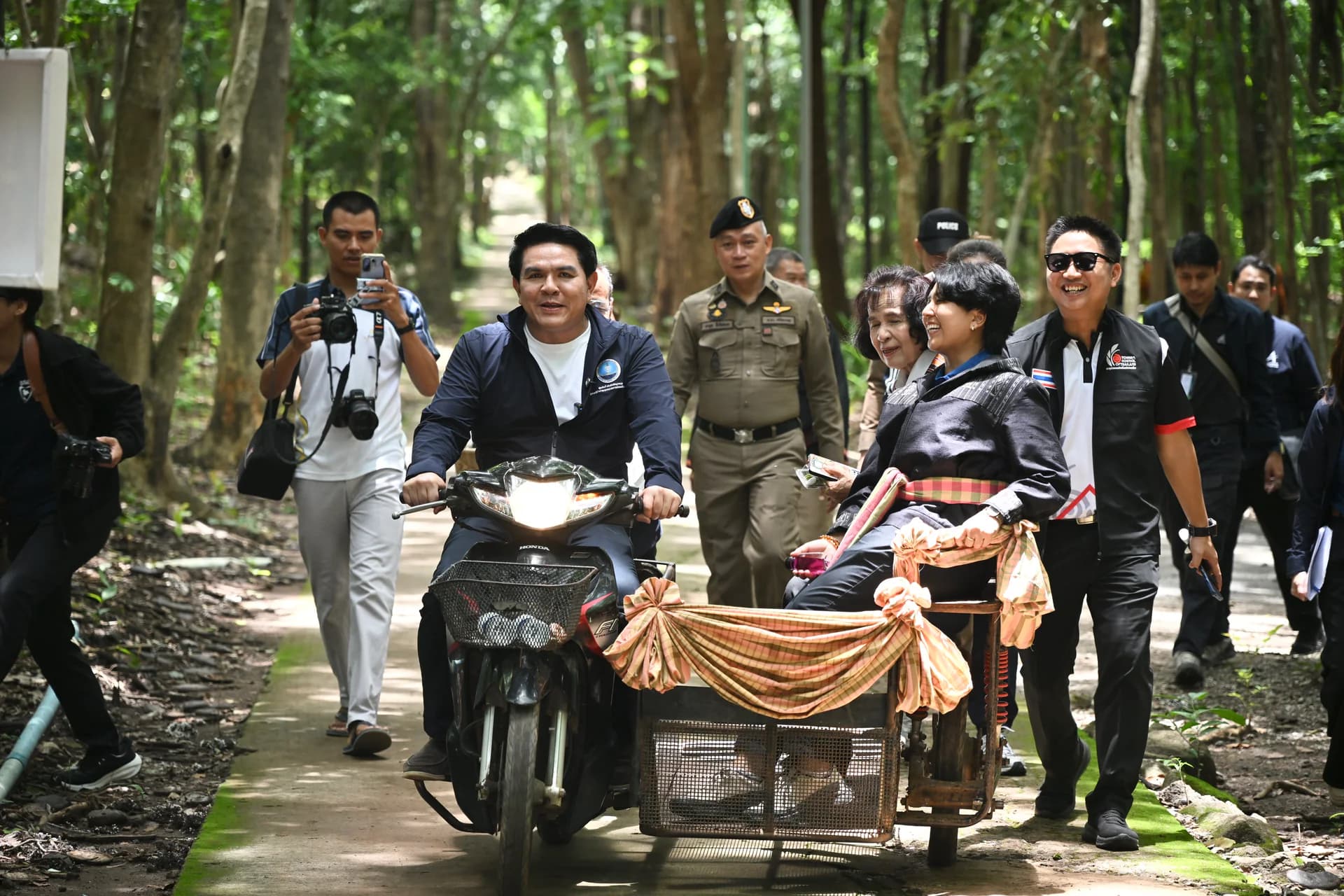 รูปภาพแกลเลอรี