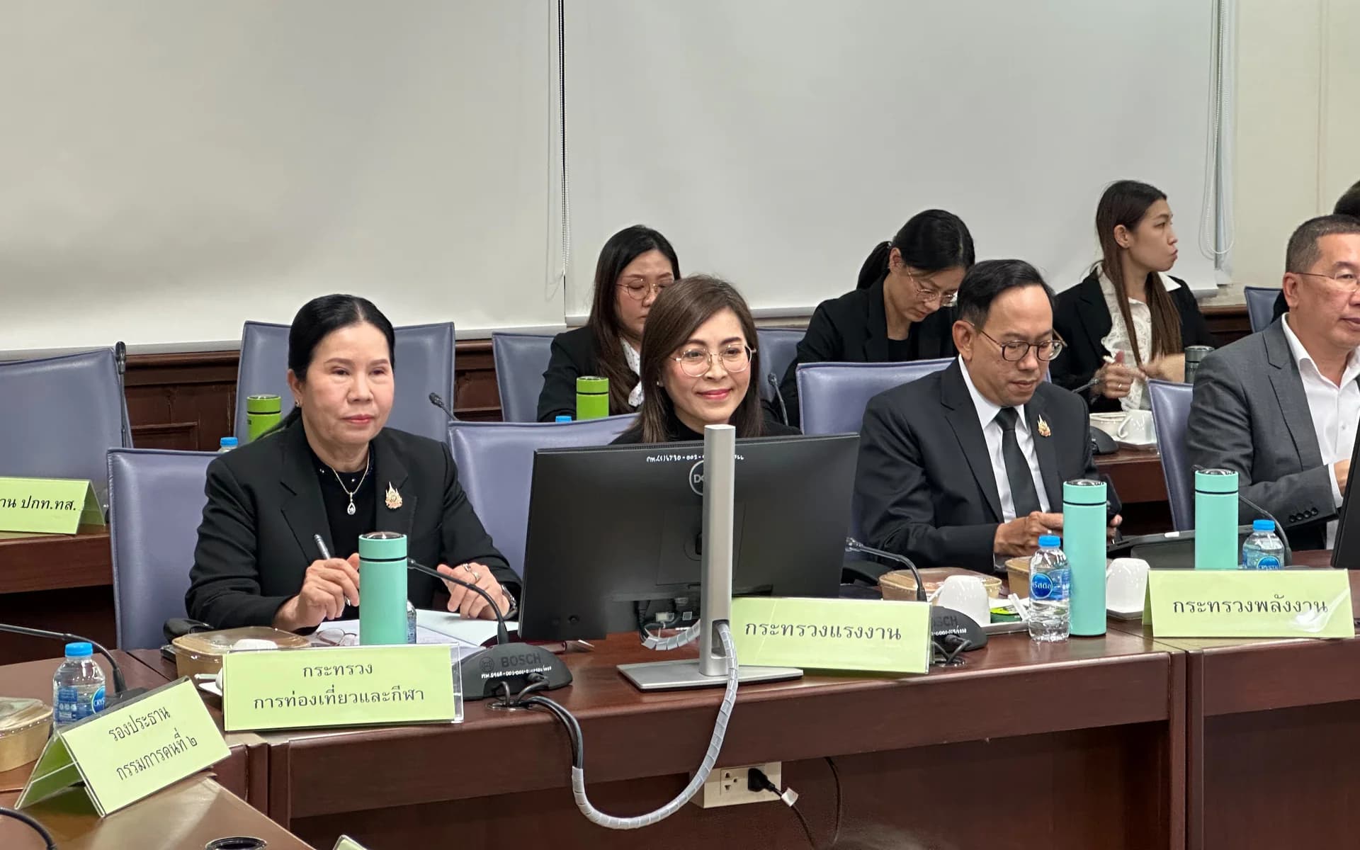 รองปลัดกระทรวงการท่องเที่ยวและกีฬาเข้าร่วมการประชุมคณะกรรมการนโยบายการเปลี่ยนแปลงสภาพภูมิอากาศแห่งชาติ ครั้งที่ 1/2569