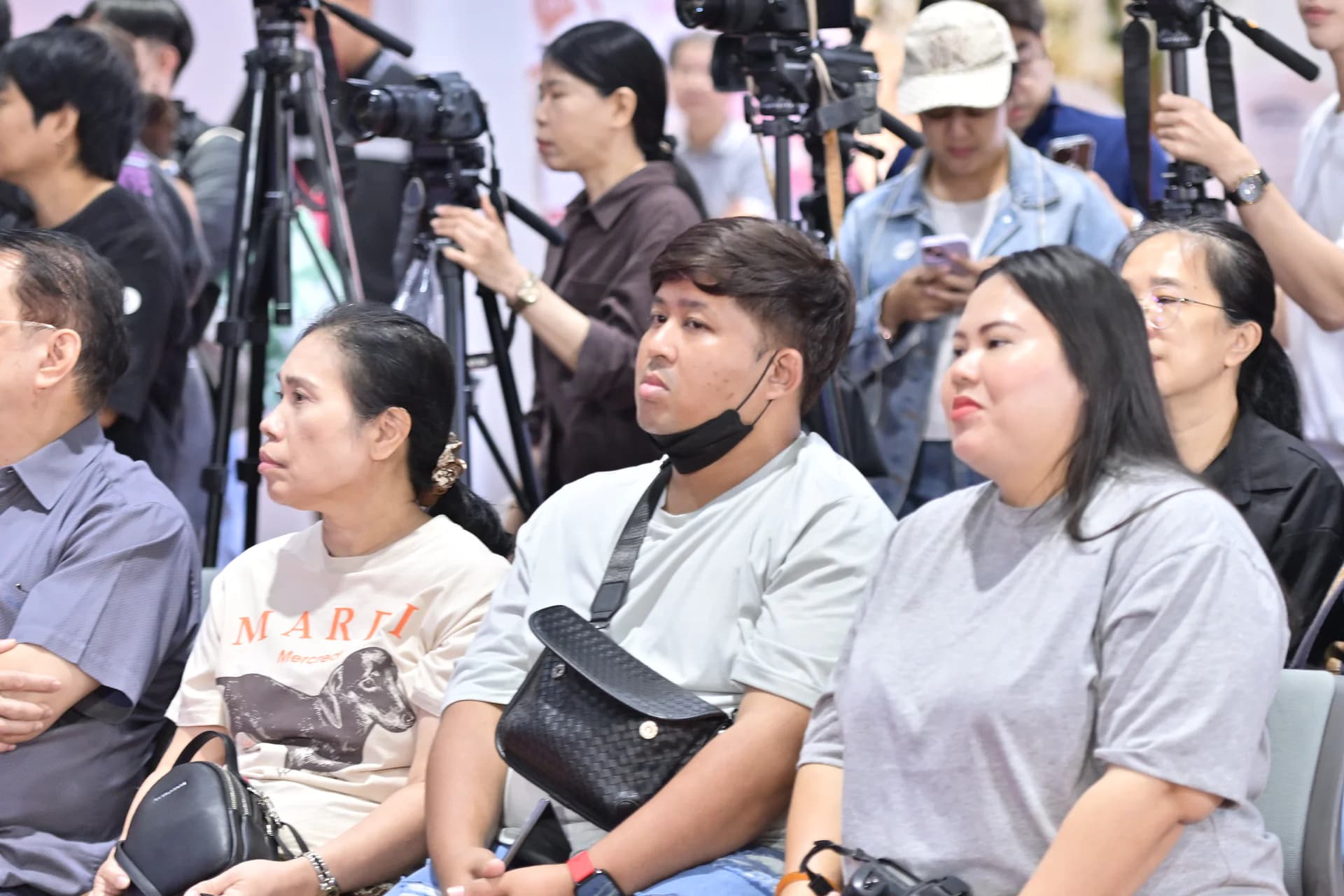 รูปภาพแกลเลอรี