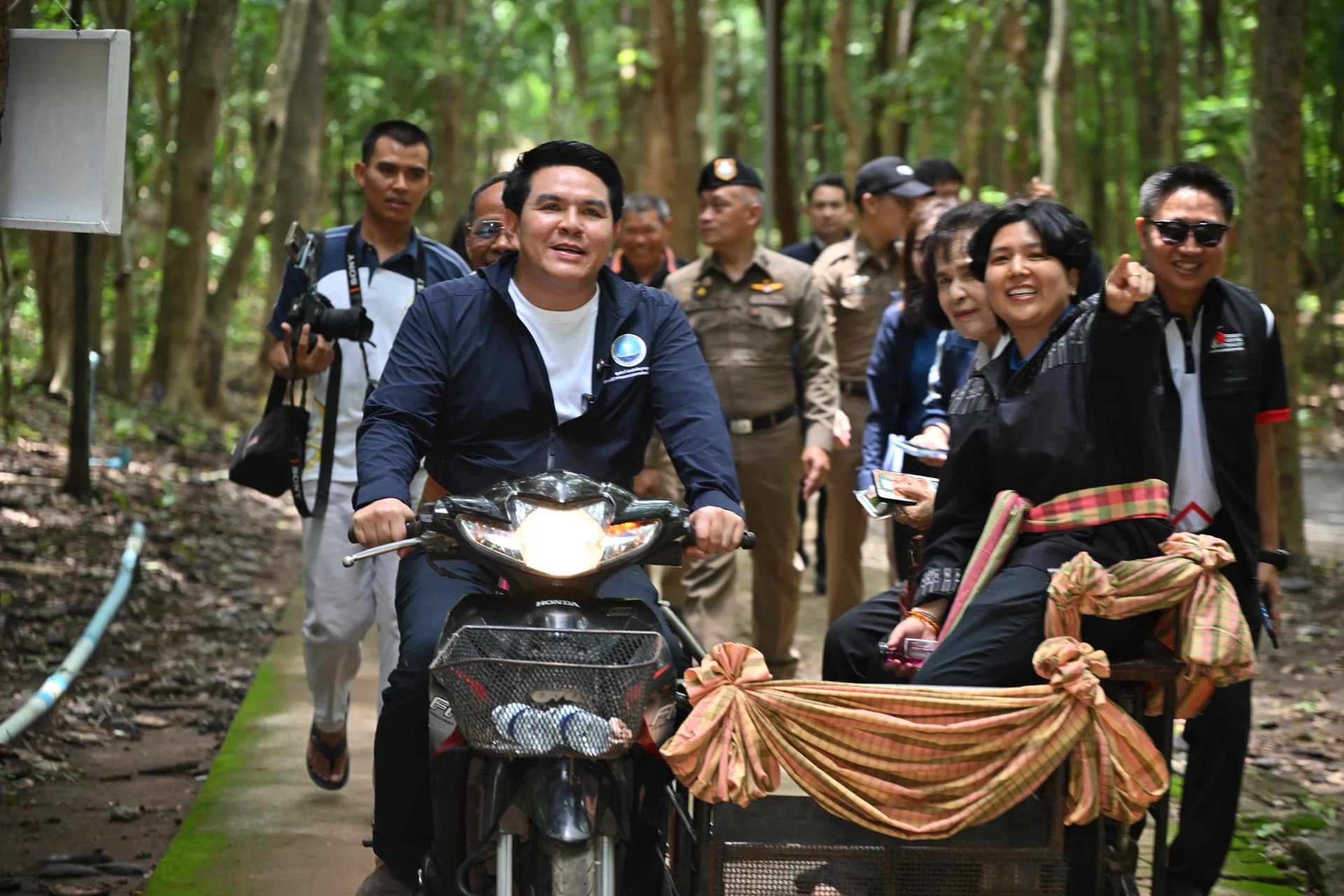 รูปภาพแกลเลอรี