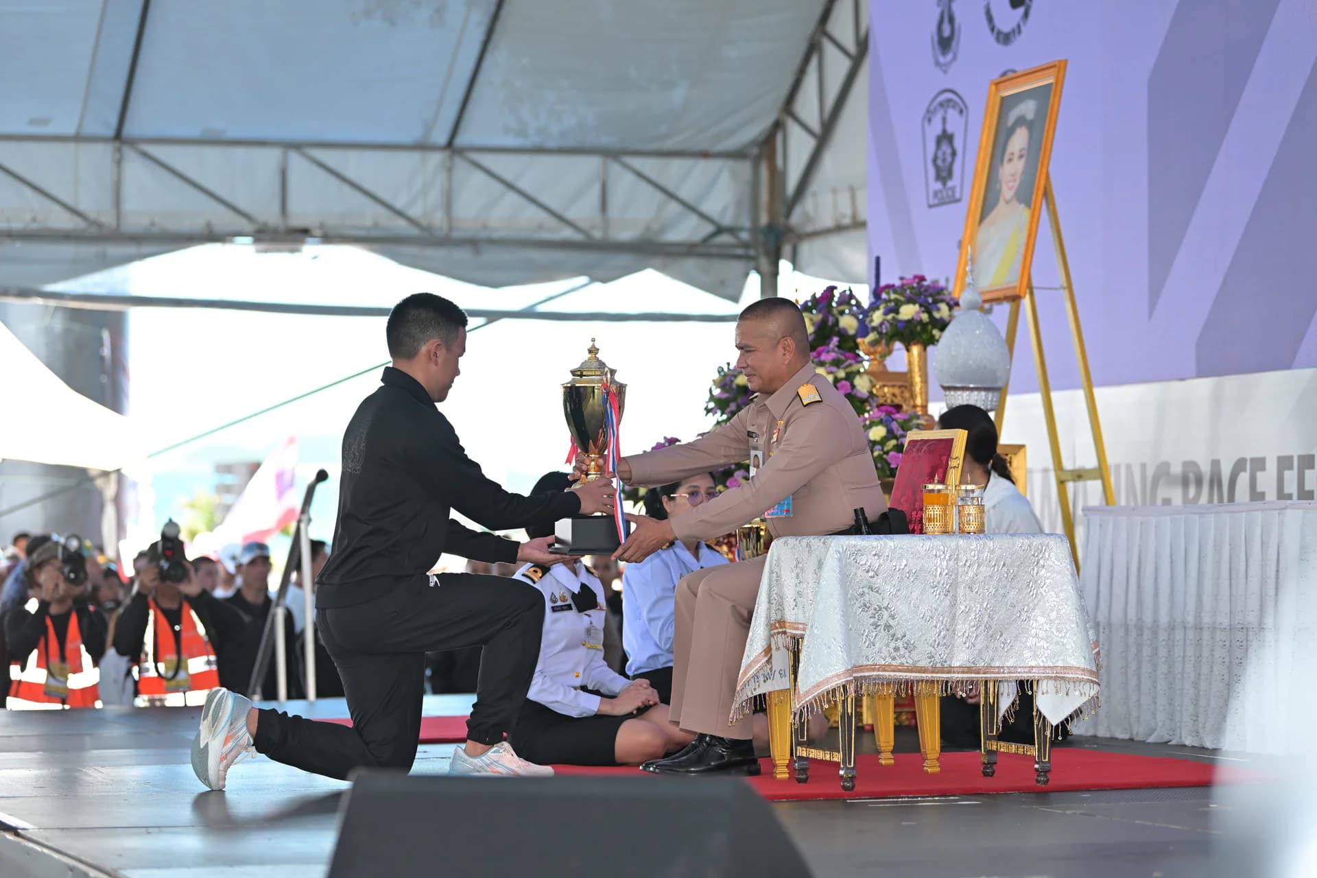 รูปภาพแกลเลอรี