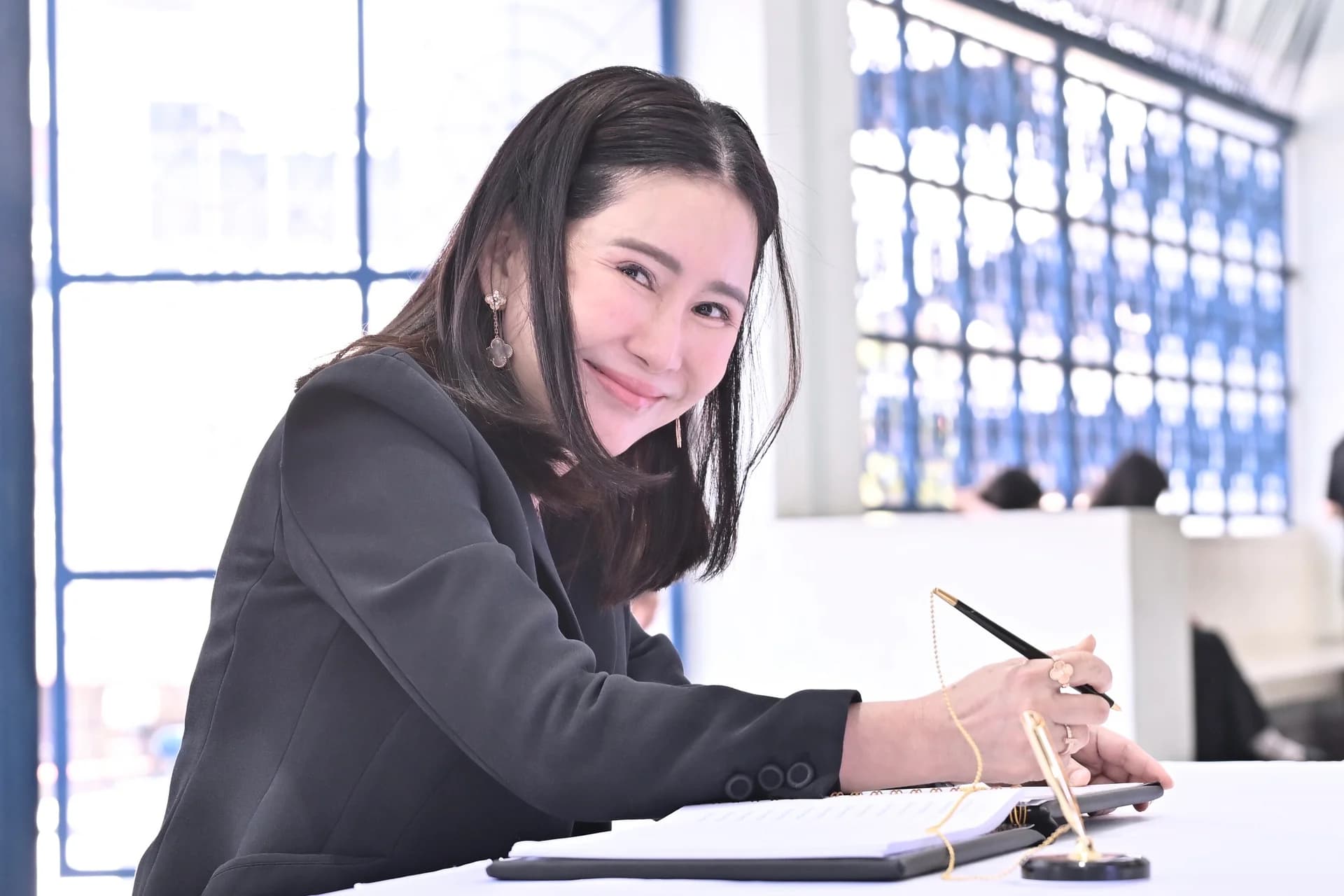 รูปภาพแกลเลอรี