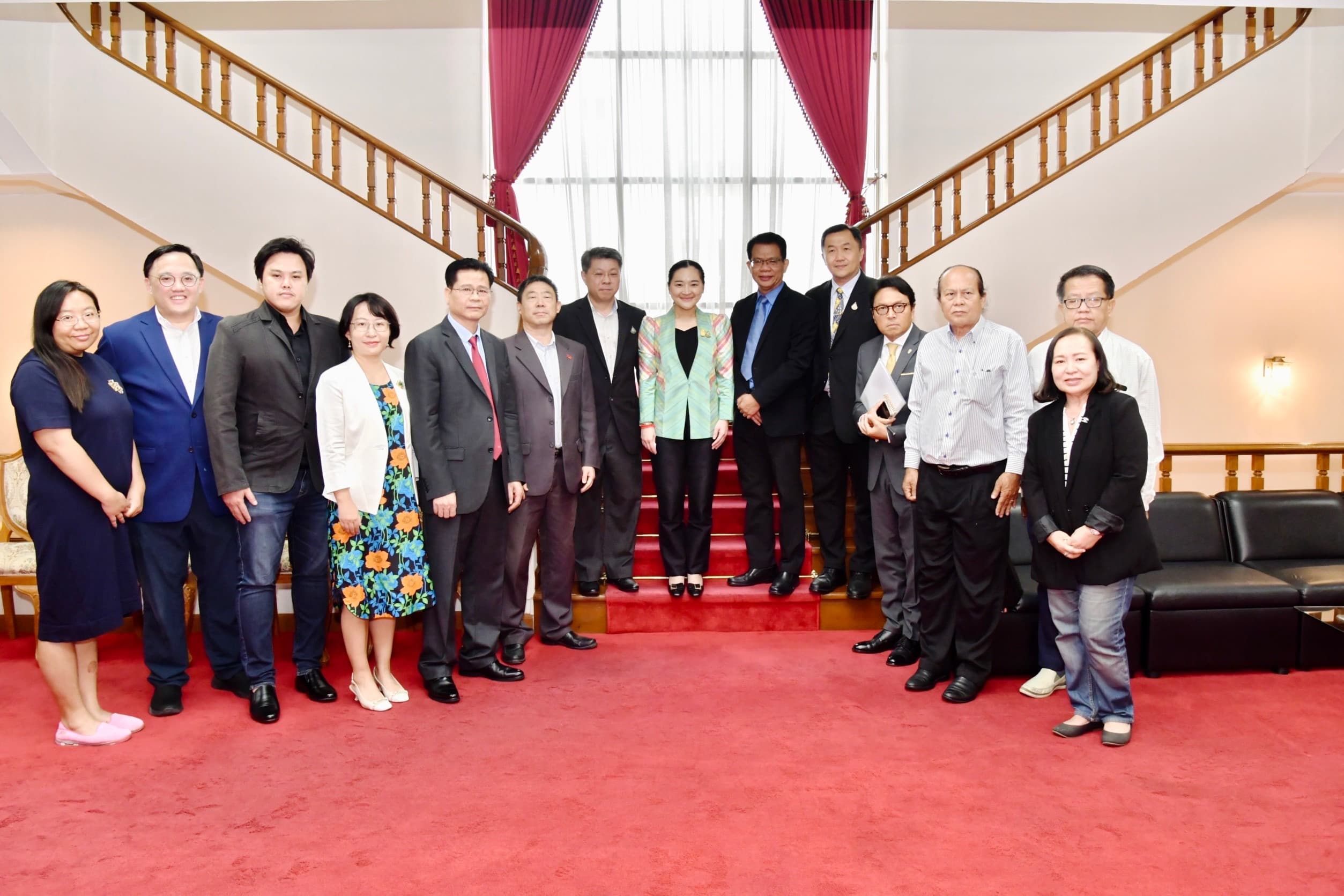 รมว.ท่องเที่ยวและกีฬา เปิดโอกาสให้ สมาคมผู้สื่อข่าวไทย-จีน เข้าพบเพื่อแลกเปลี่ยนความคิดเห็น