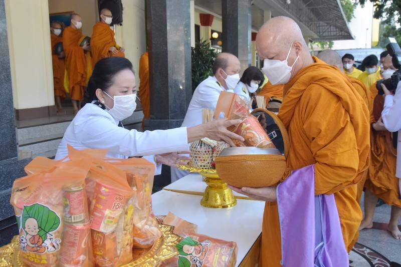 พิธีบำเพ็ญกุศลเนื่องในวันคล้ายวันสวรรคต พระบาทสมเด็จพระบรมชนกาธิเบศร มหาภูมิพลอดุลยเดชมหาราช บรมนาถบพิตร
