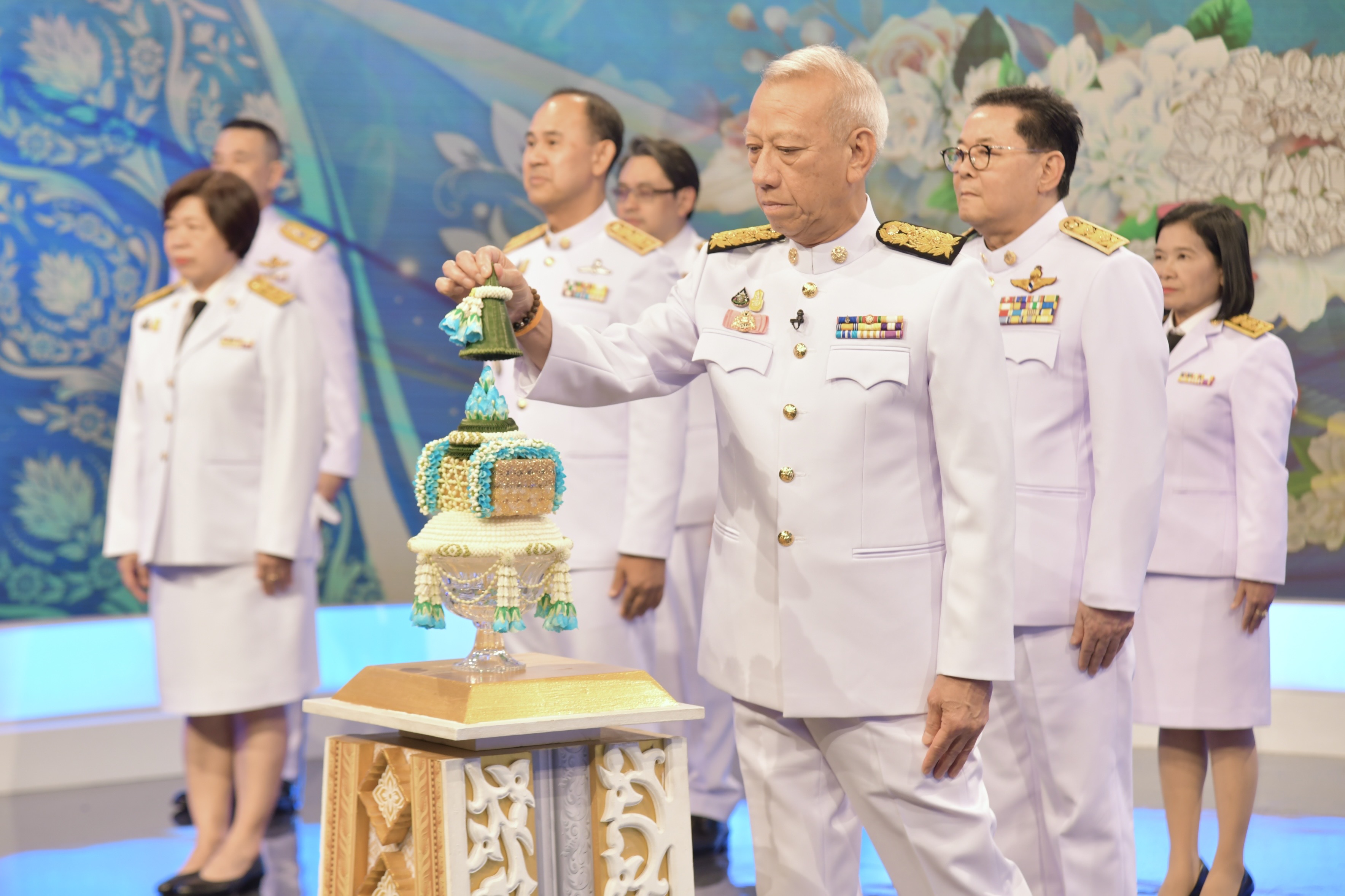 รมต พิพัฒน์ ร่วมบันทึกเทปโทรทัศน์ กล่าวอาศิรวาทถวายพระพรเนื่องในโอกาสวันเฉลิมพระชนมพรรษาสมเด็จพระนางเจ้าสิริกิติ์ พระบรมราชินีนาถ พระบรมราชชนนีพันปีหลวง 12 สิงหาคม 2566