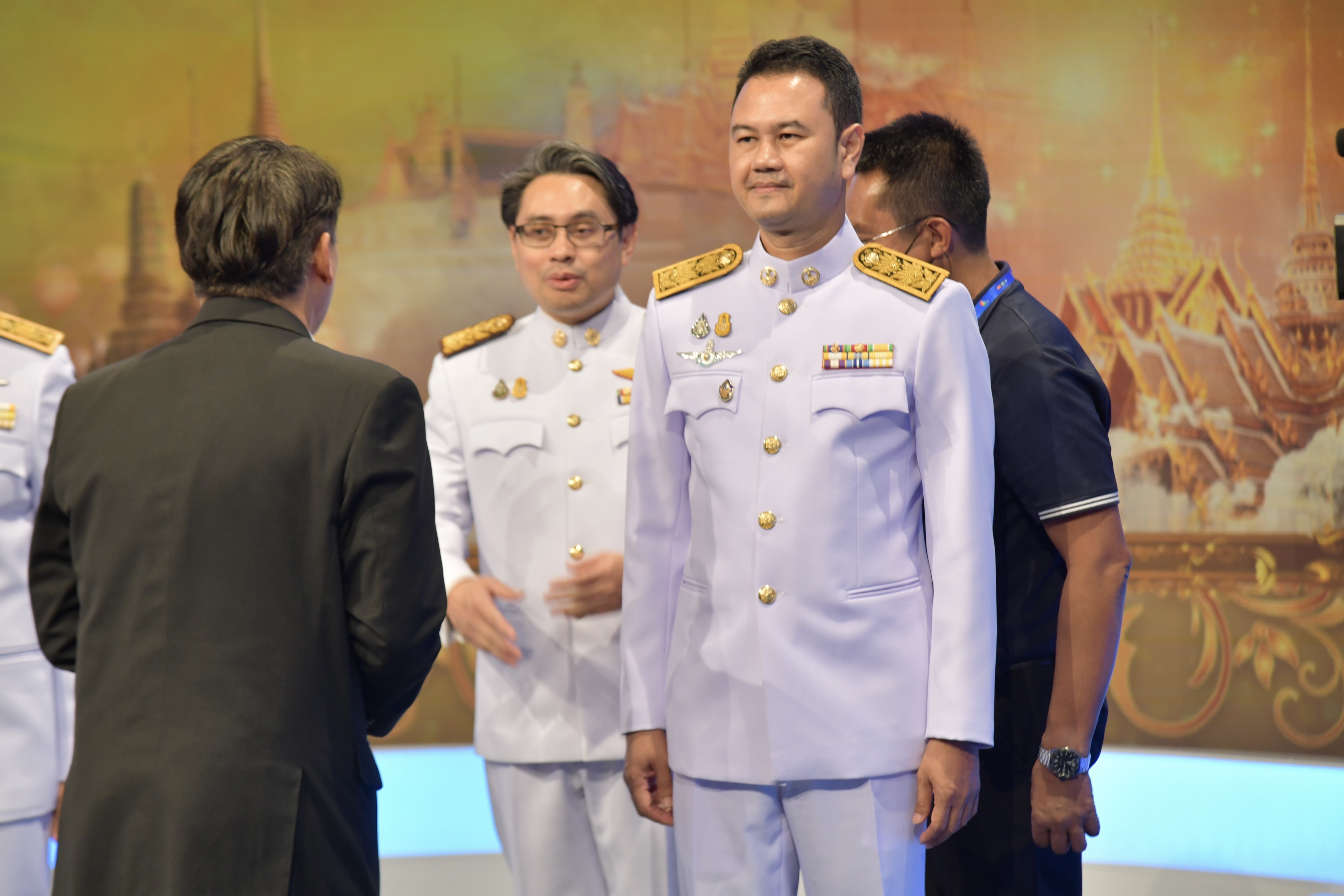 รมต พิพัฒน์ ร่วมบันทึกเทปโทรทัศน์ กล่าวอาศิรวาทถวายพระพรเนื่องในโอกาสวันเฉลิมพระชนมพรรษาสมเด็จพระนางเจ้าสิริกิติ์ พระบรมราชินีนาถ พระบรมราชชนนีพันปีหลวง 12 สิงหาคม 2566