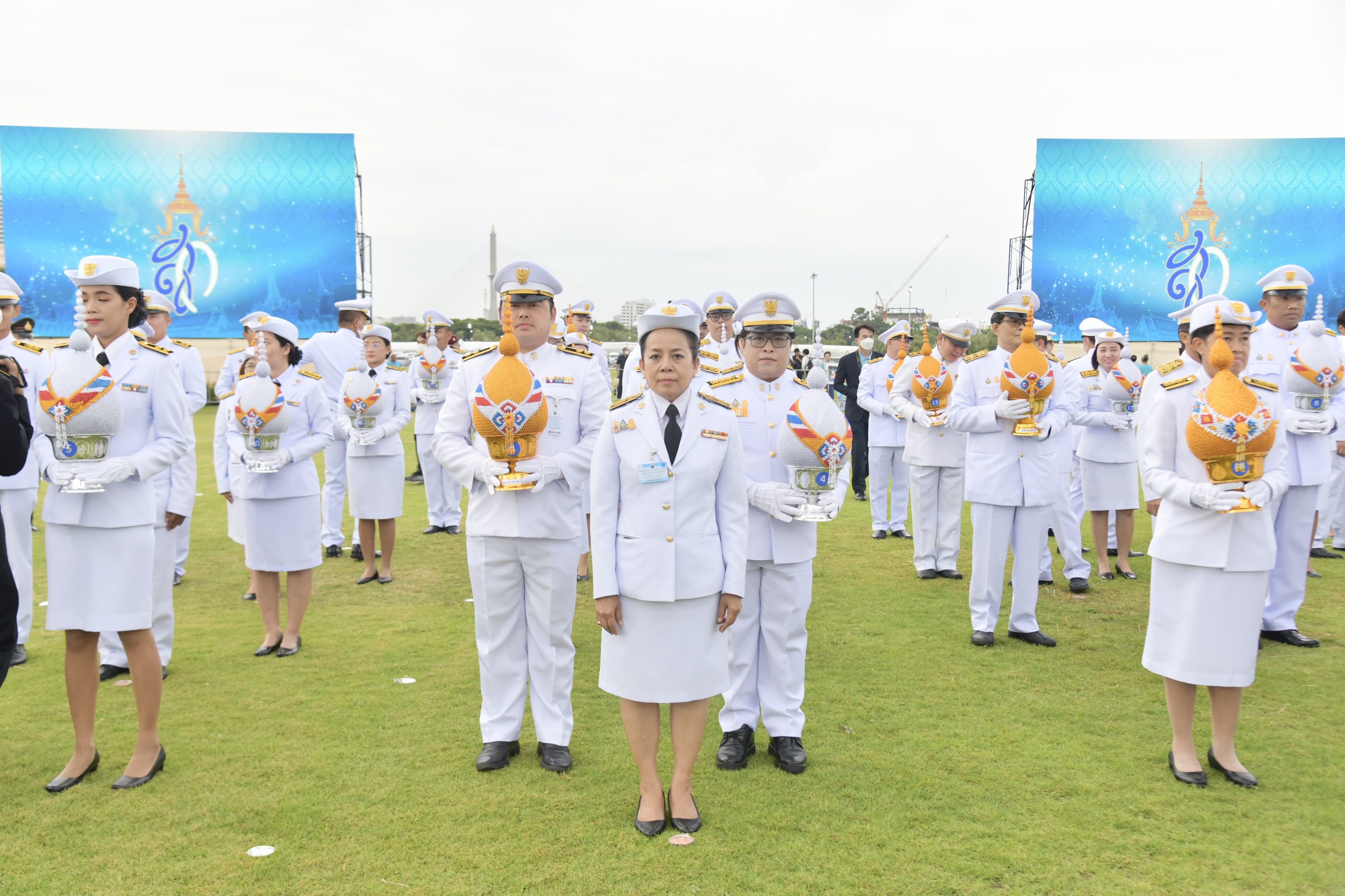 รัฐมนตรีกระทรวงการท่องเที่ยวและกีฬา ร่วมพิธีถวายเครื่องราชสักการะ วางพานพุ่ม และพิธีจุดเทียนถวายพระพรชัยมงคล เนื่องในโอกาสมหามงคลเฉลิมพระชนมพรรษา 12 สิงหาคม 2566 สมเด็จพระนางเจ้าสิริกิติ์ พระบรมราชินีนาถ พระบรมราชชนนีพันปีหลวง 