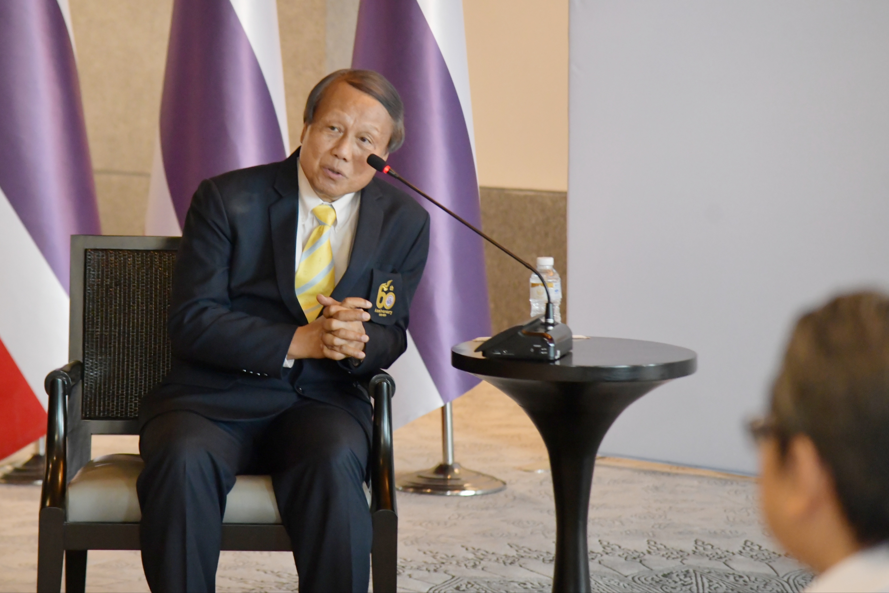 นายกรัฐมนตรีให้กำลังใจนักกีฬาวอลเลย์บอลหญิงทีมชาติไทย หวังให้ผ่านรอบคัดเลือก เข้าแข่งขันกีฬาโอลิมปิก 2024 โดยรัฐบาลพร้อมสนับสนุนเต็มที่