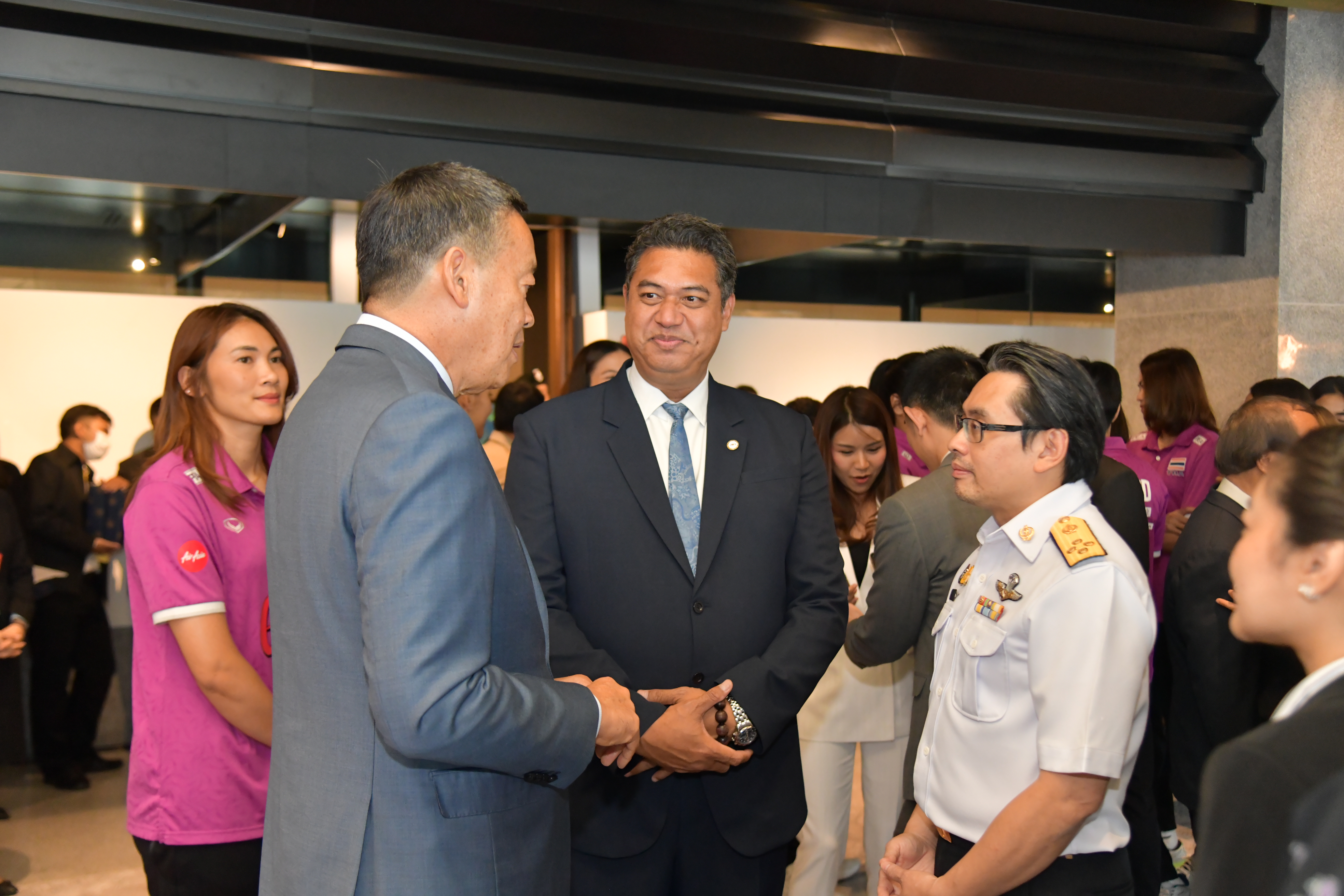 นายกรัฐมนตรีให้กำลังใจนักกีฬาวอลเลย์บอลหญิงทีมชาติไทย หวังให้ผ่านรอบคัดเลือก เข้าแข่งขันกีฬาโอลิมปิก 2024 โดยรัฐบาลพร้อมสนับสนุนเต็มที่