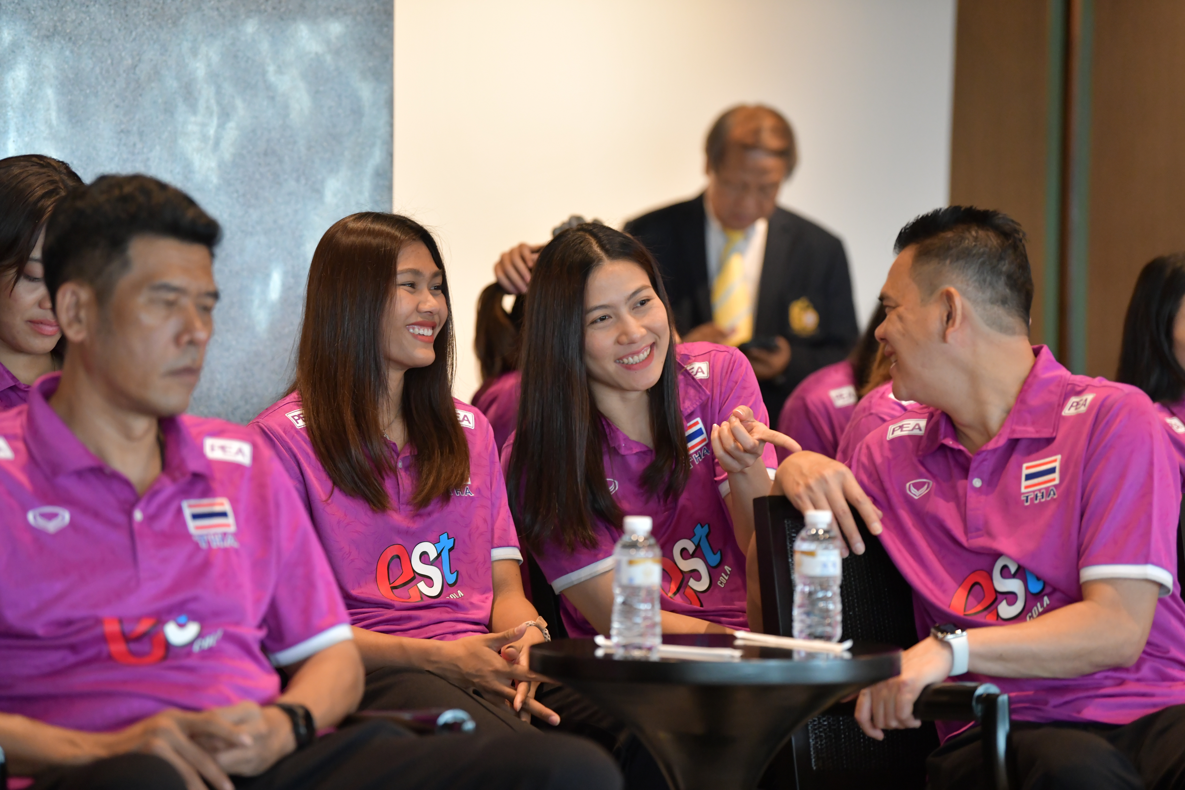นายกรัฐมนตรีให้กำลังใจนักกีฬาวอลเลย์บอลหญิงทีมชาติไทย หวังให้ผ่านรอบคัดเลือก เข้าแข่งขันกีฬาโอลิมปิก 2024 โดยรัฐบาลพร้อมสนับสนุนเต็มที่