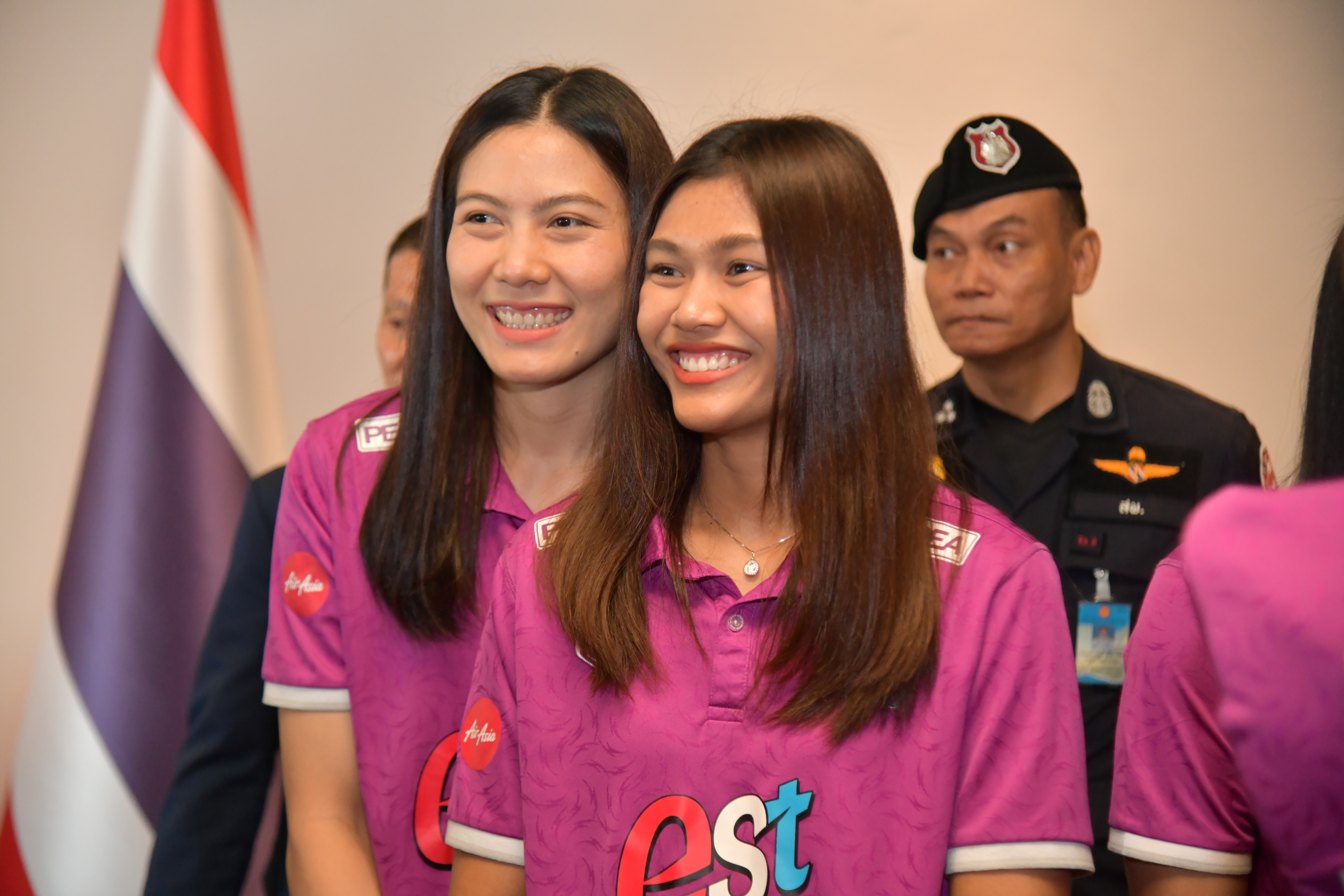 นายกรัฐมนตรีให้กำลังใจนักกีฬาวอลเลย์บอลหญิงทีมชาติไทย หวังให้ผ่านรอบคัดเลือก เข้าแข่งขันกีฬาโอลิมปิก 2024 โดยรัฐบาลพร้อมสนับสนุนเต็มที่
