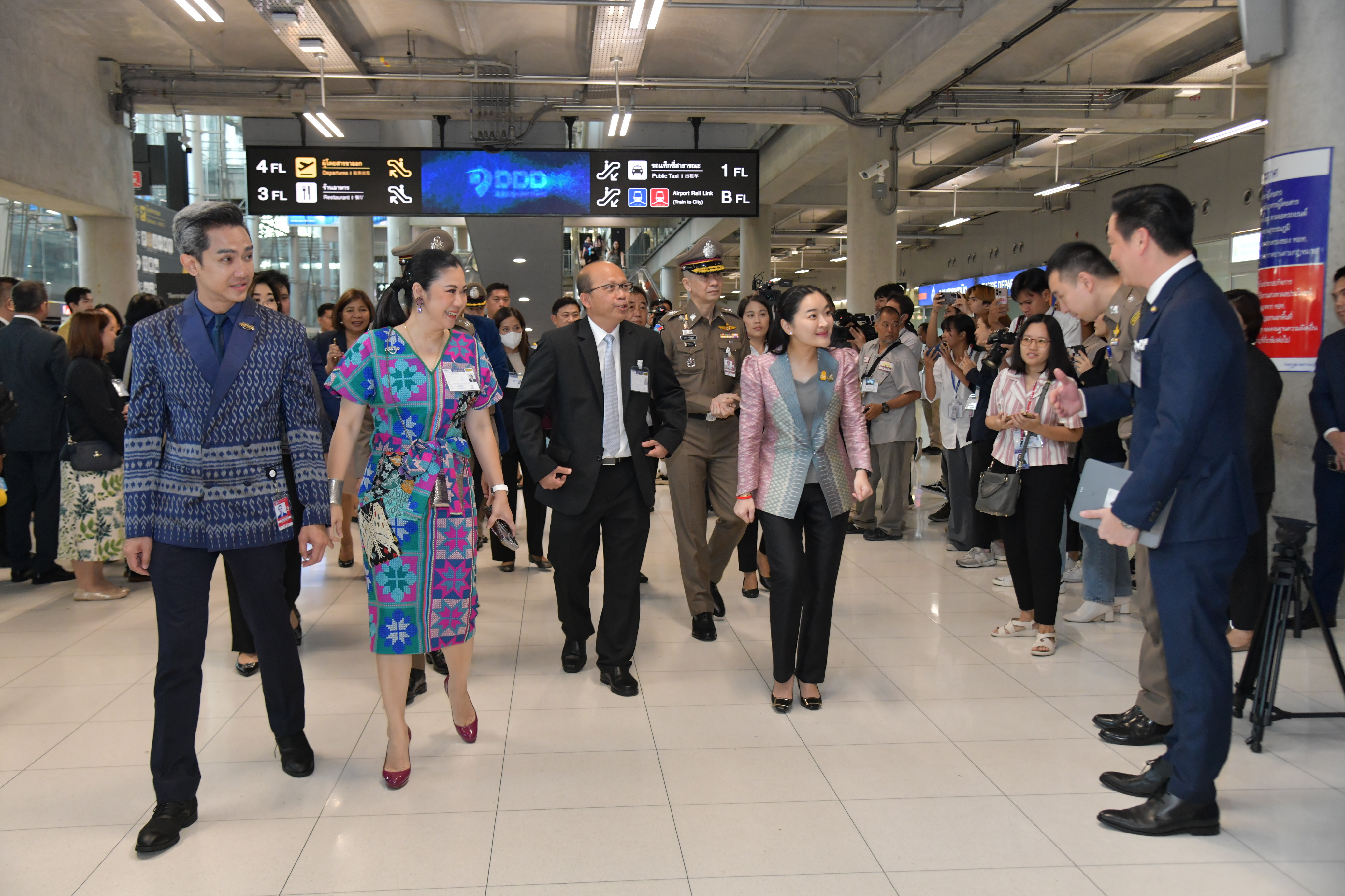 ททท. จัดพิธีต้อนรับนักท่องเที่ยวจากสาธารณรัฐประชาชนจีนและคาซัคสถาน ตามมาตรการยกเว้นการตรวจลงตรา (VISA Exemption) ณ 4 ท่าอากาศยานนานาชาติ