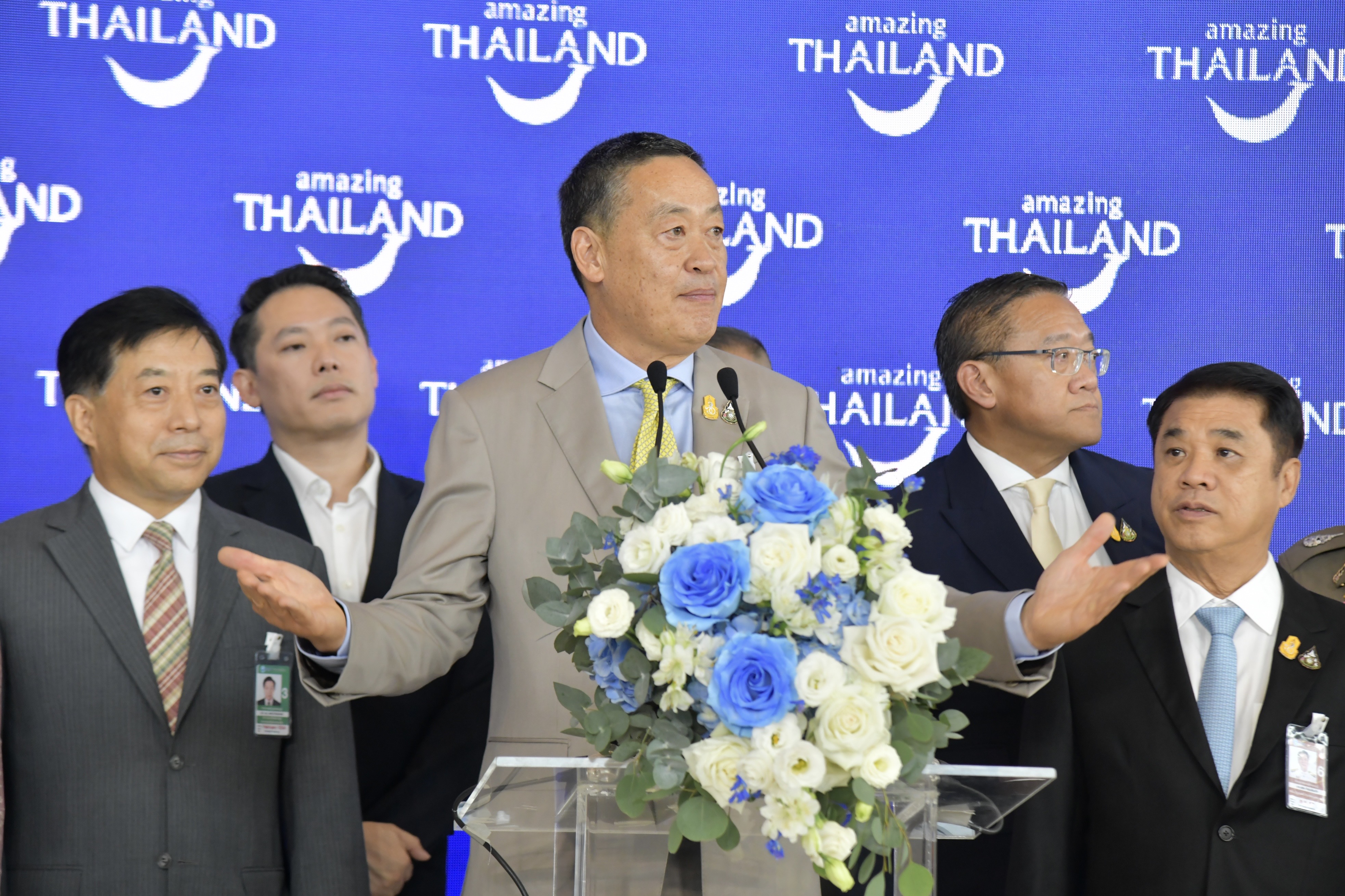 ททท. จัดพิธีต้อนรับนักท่องเที่ยวจากสาธารณรัฐประชาชนจีนและคาซัคสถาน ตามมาตรการยกเว้นการตรวจลงตรา (VISA Exemption) ณ 4 ท่าอากาศยานนานาชาติ