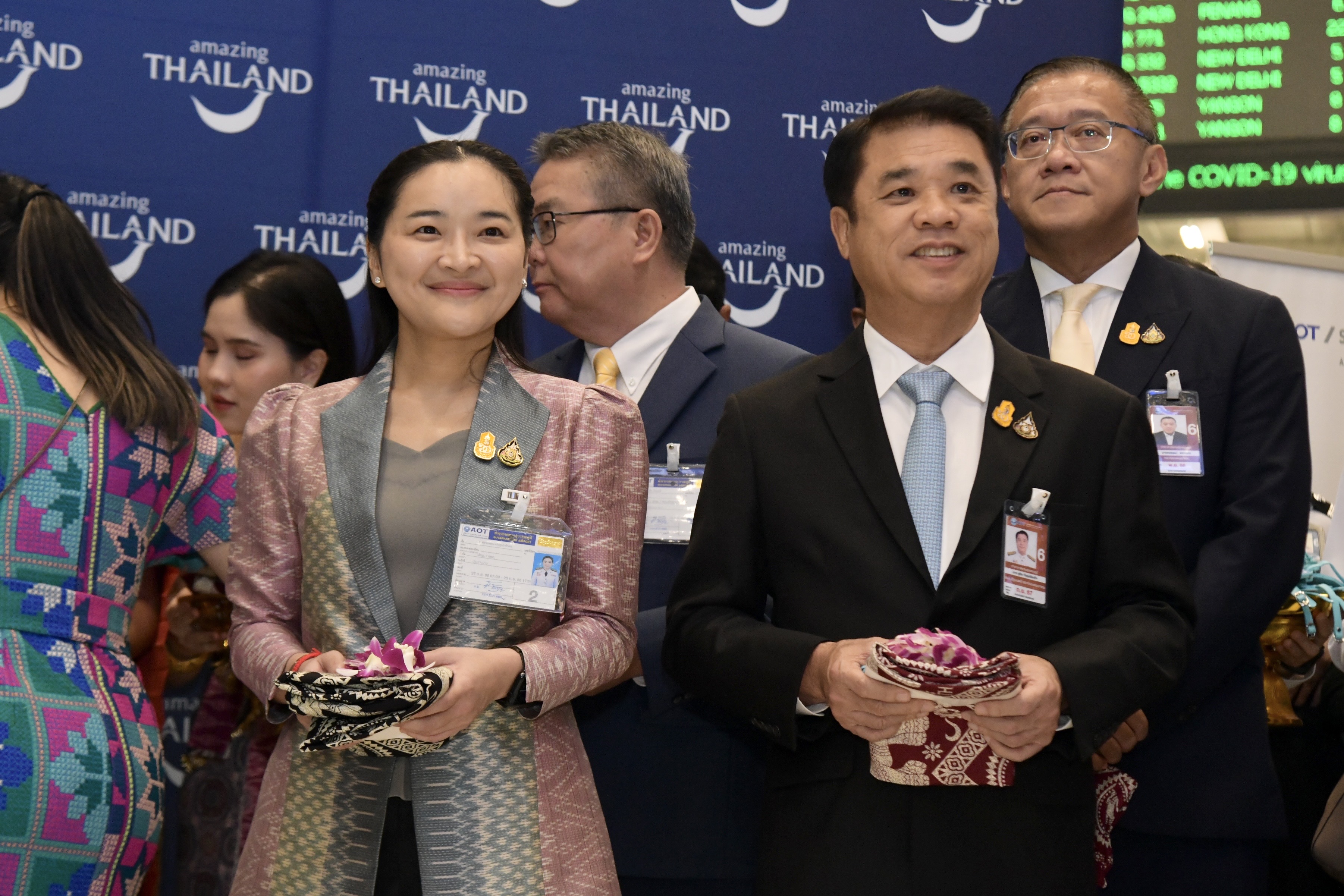ททท. จัดพิธีต้อนรับนักท่องเที่ยวจากสาธารณรัฐประชาชนจีนและคาซัคสถาน ตามมาตรการยกเว้นการตรวจลงตรา (VISA Exemption) ณ 4 ท่าอากาศยานนานาชาติ