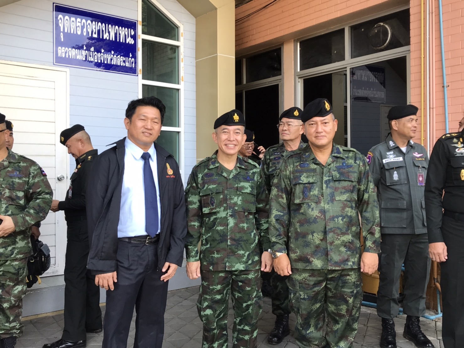 ผู้ช่วยปลัดกระทรวงการท่องเที่ยวเเละกีฬา เข้าร่วมการลงพื้นที่จังหวัดสระแก้ว เพื่อรับฟังการบรรยายสรุปสถานการณ์การค้า การท่องเที่ยวชายเเดนไทย - กัมพูชา