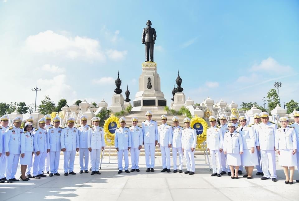 พิธีสวดพระพุทธมนต์ทำบุญตักบาตรถวายพระราชกุศล และวางพวงมาลาเนื่องใน 