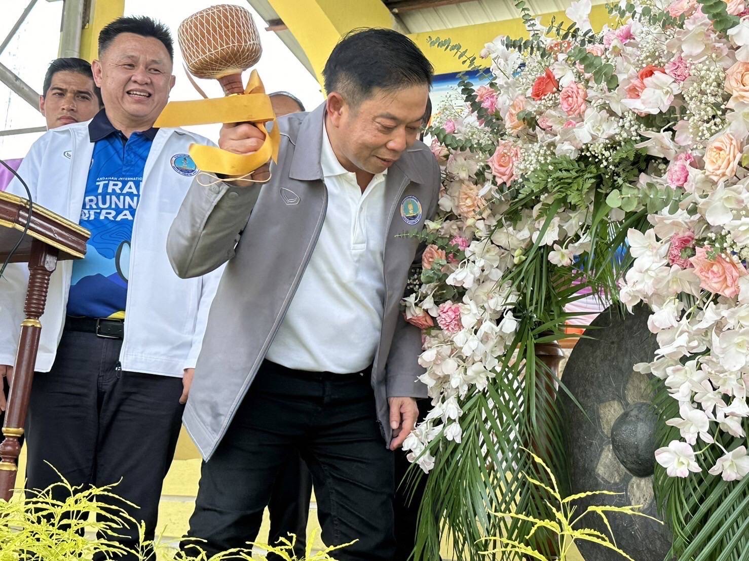 หัวหน้าผู้ตรวจราชการ กก. ประธานในพิธีเปิดการแข่งขันฟุตบอลลอยกระทงคัพ ครั้งที่ 51 ประจำปี 2566