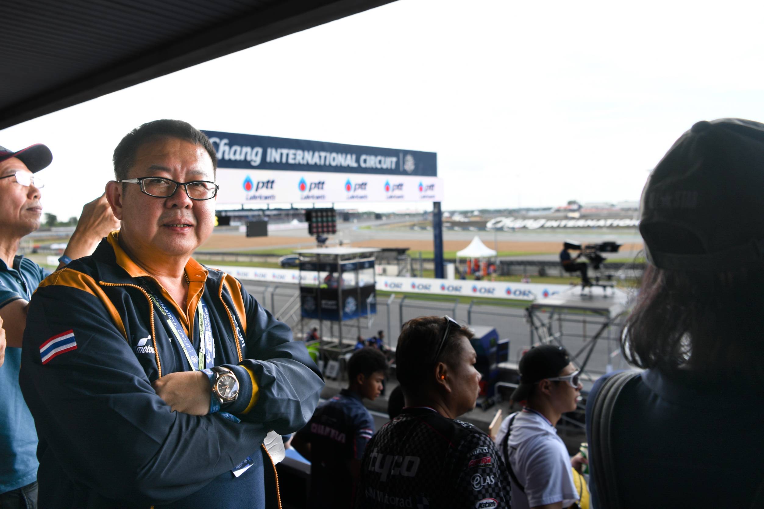 ที่ปรึกษา รมว.กก พร้อมด้วย เลขา รมว.กก ร่วมงานโมโตจีพี 