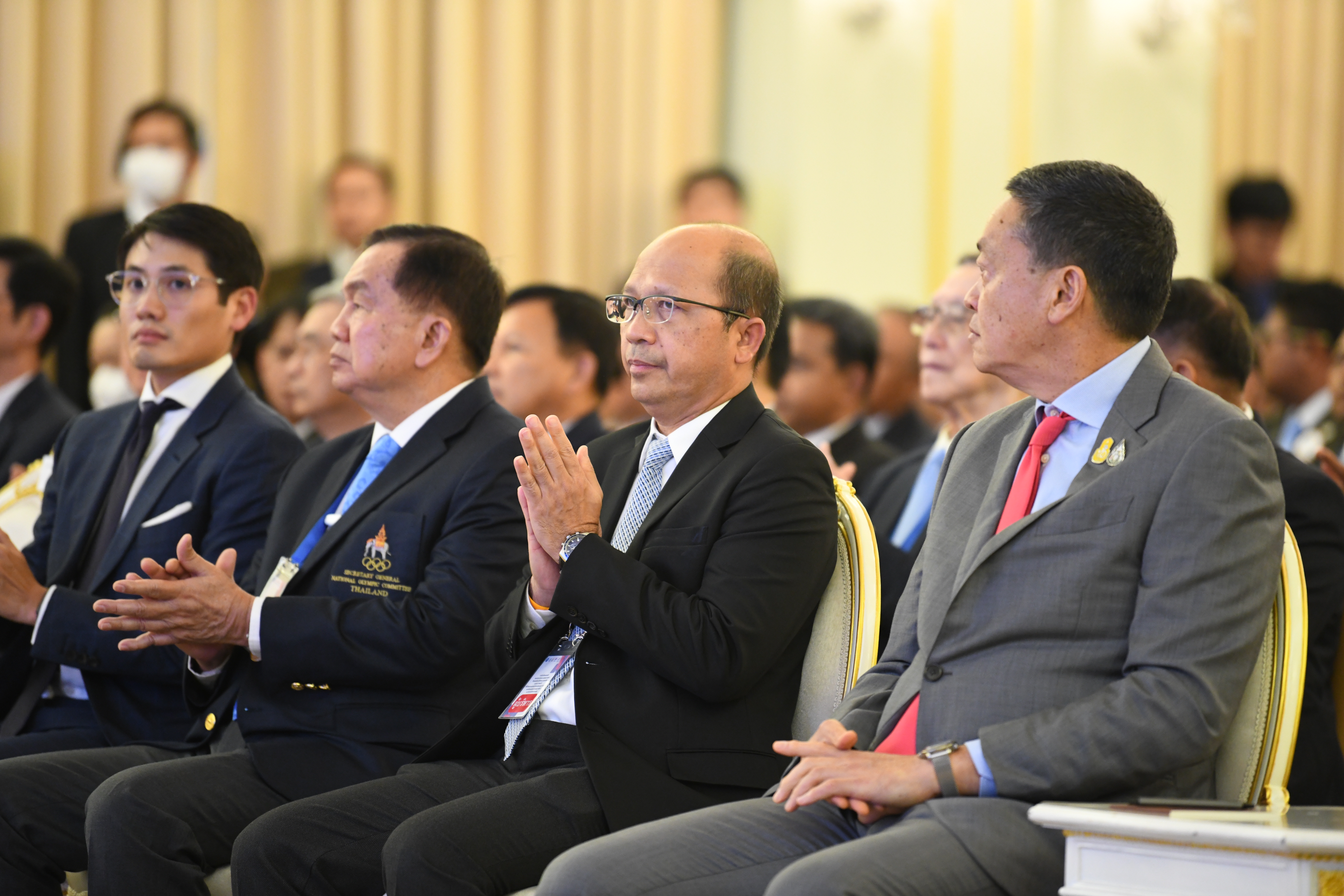 รัฐบาลมอบเงินรางวัลและแสดงความยินดีกับนักกีฬาทีมชาติไทย ชุด เอเชียนเกมส์ ครั้งที่ 19 และกีฬาเอเชียนพาราเกมส์ ครั้งที่ 4 ณ สาธารณรัฐประชาชนจีน รวม 2 เกมส์ 353,925,000 ล้านบาท