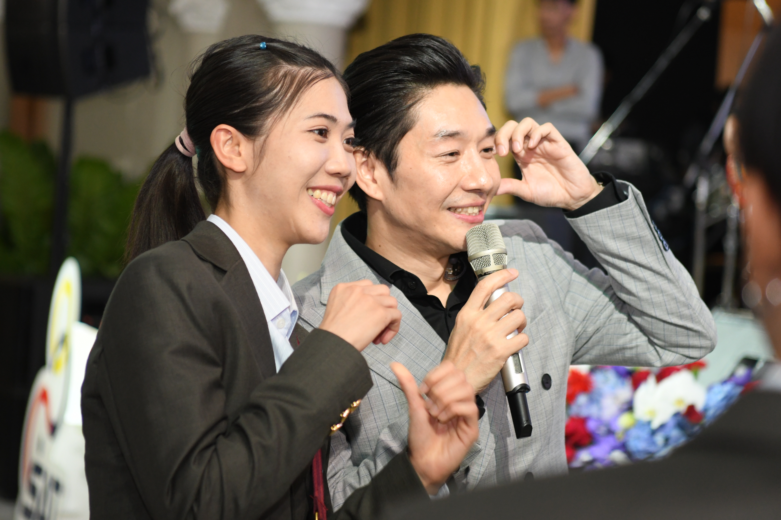รัฐบาลมอบเงินรางวัลและแสดงความยินดีกับนักกีฬาทีมชาติไทย ชุด เอเชียนเกมส์ ครั้งที่ 19 และกีฬาเอเชียนพาราเกมส์ ครั้งที่ 4 ณ สาธารณรัฐประชาชนจีน รวม 2 เกมส์ 353,925,000 ล้านบาท