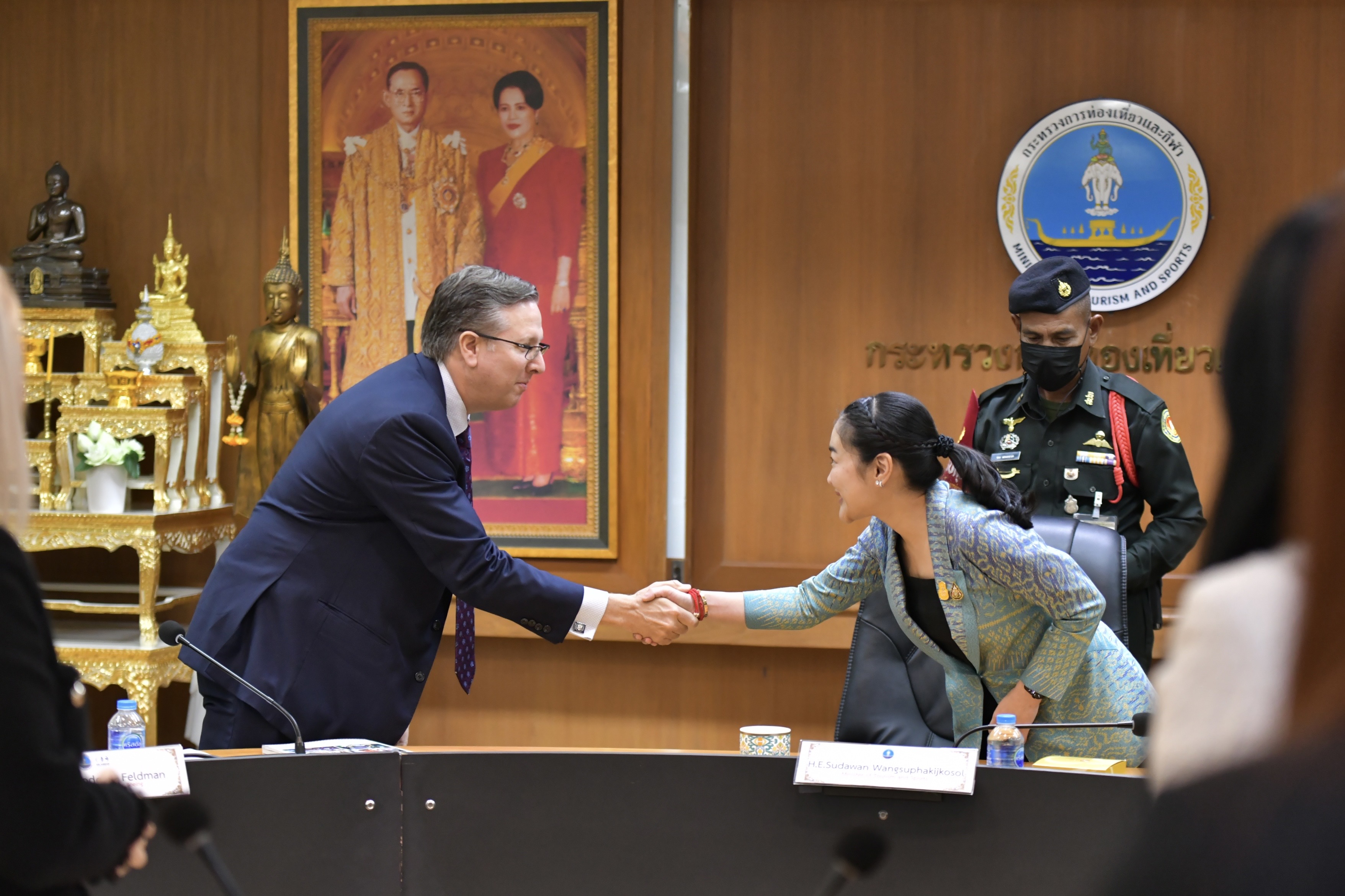 ประธานบริษัทโบอิ้ง ประจำภูมิภาคเอเชียตะวันออกเฉียงใต้ ในฐานะหัวหน้าคณะสภาธุรกิจสหรัฐอเมริกา-อาเซียน (U.S.-Asean Business Council: USABC) และคณะฯ
