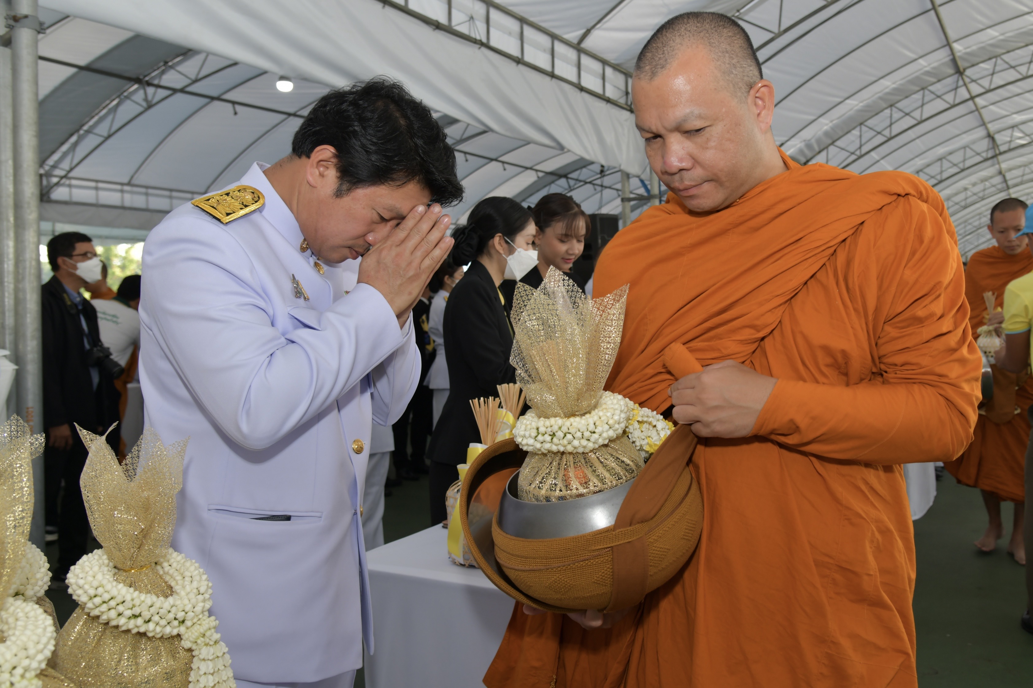 น้อมรำลึกในพระมหากรุณาธิคุณ พระบาทสมเด็จพระบรมชนกาธิเบศร มหาภูมิพลอดุลยเดชมหาราช บรมนาถบพิตร