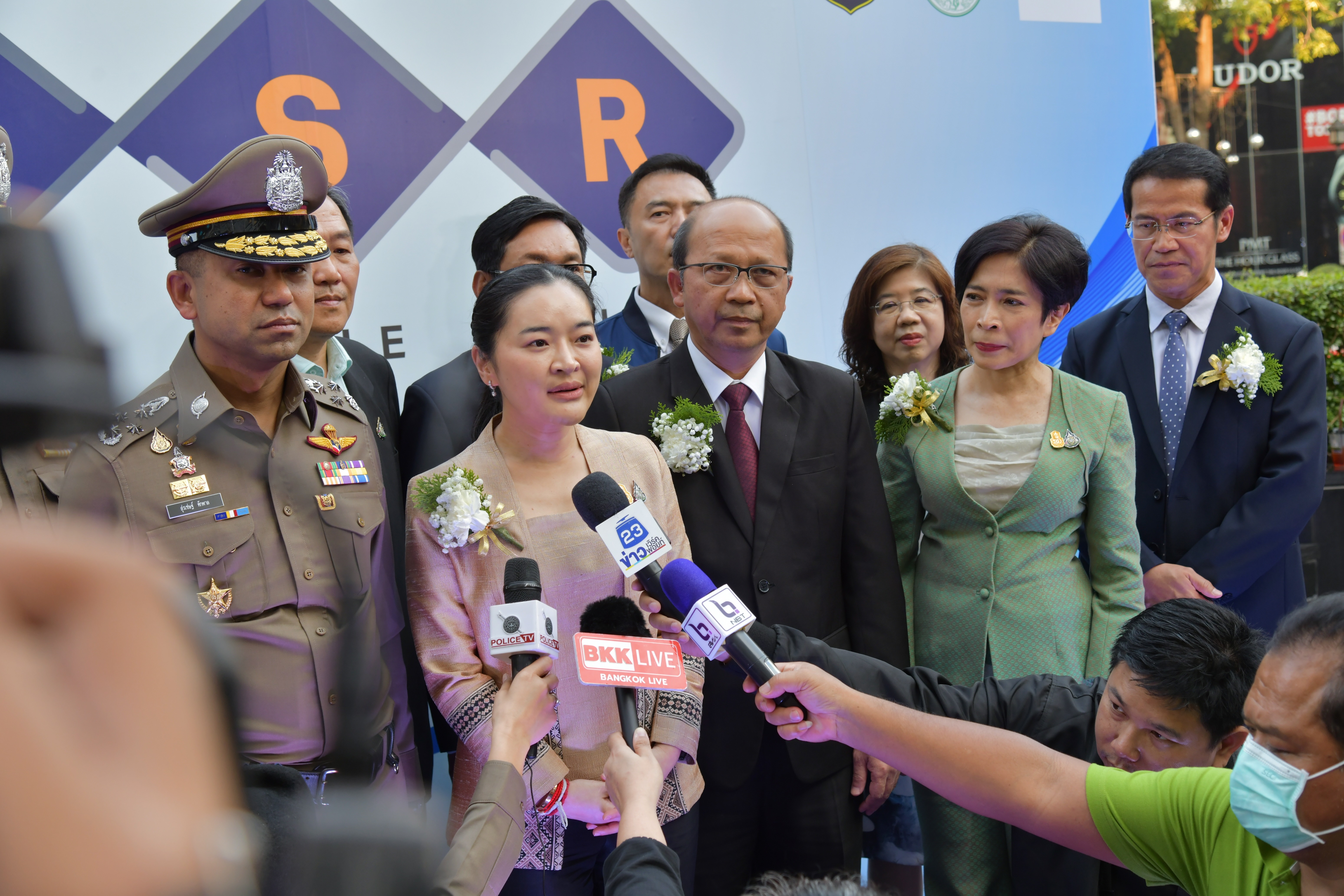 พิธีปล่อยแถวสร้างความเชื่อมั่นด้านความปลอดภัยของการท่องเที่ยวมิติใหม่ เทศกาลส่งท้ายปีเก่าต้อนรับปีใหม่ 2567 (HAPPY NEW YEAR 2024)