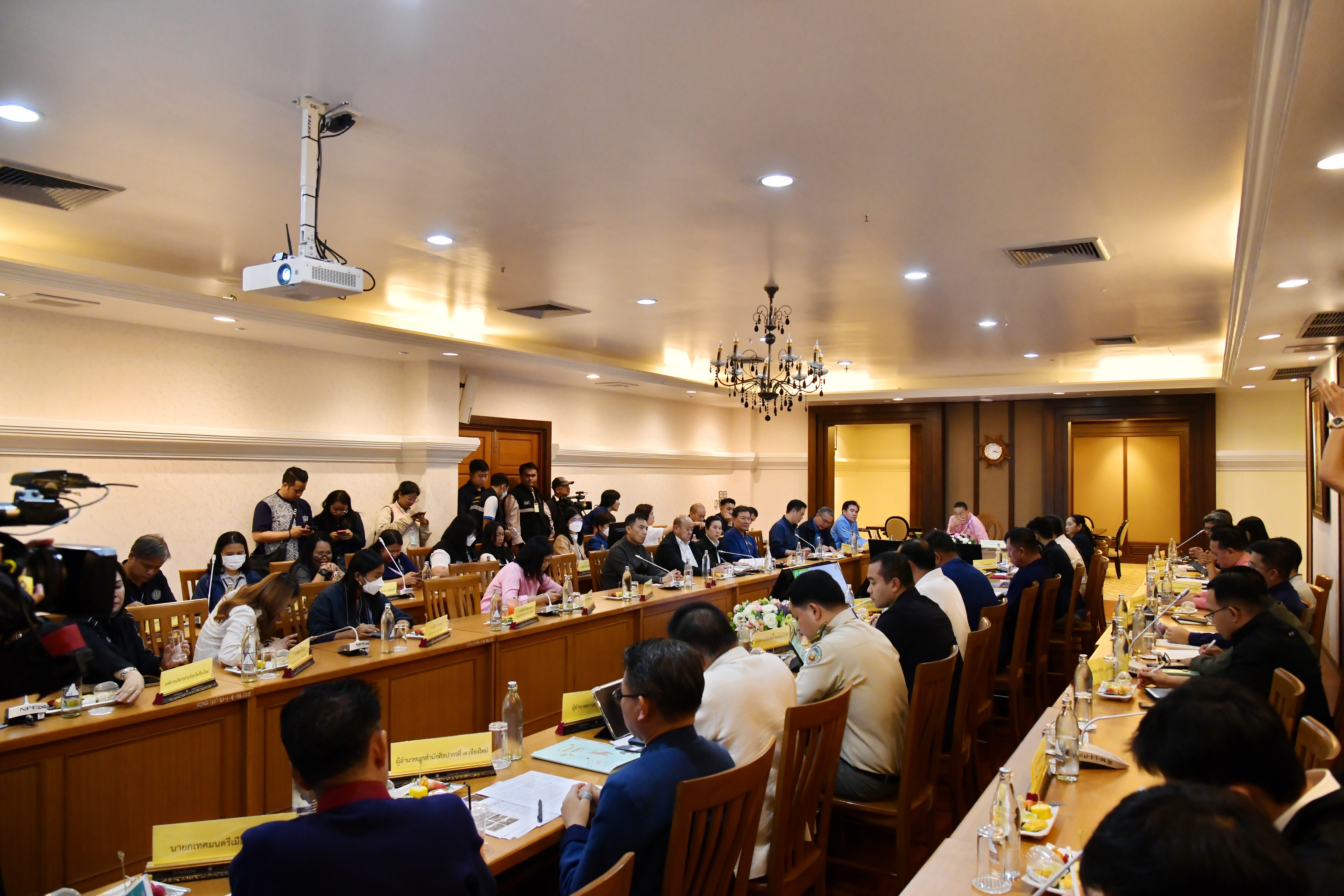 การประชุมติดตามความคืบหน้าแผนพัฒนาแหล่งท่องเที่ยวในพื้นที่จังหวัดเชียงใหม่ และพบปะประชาชน