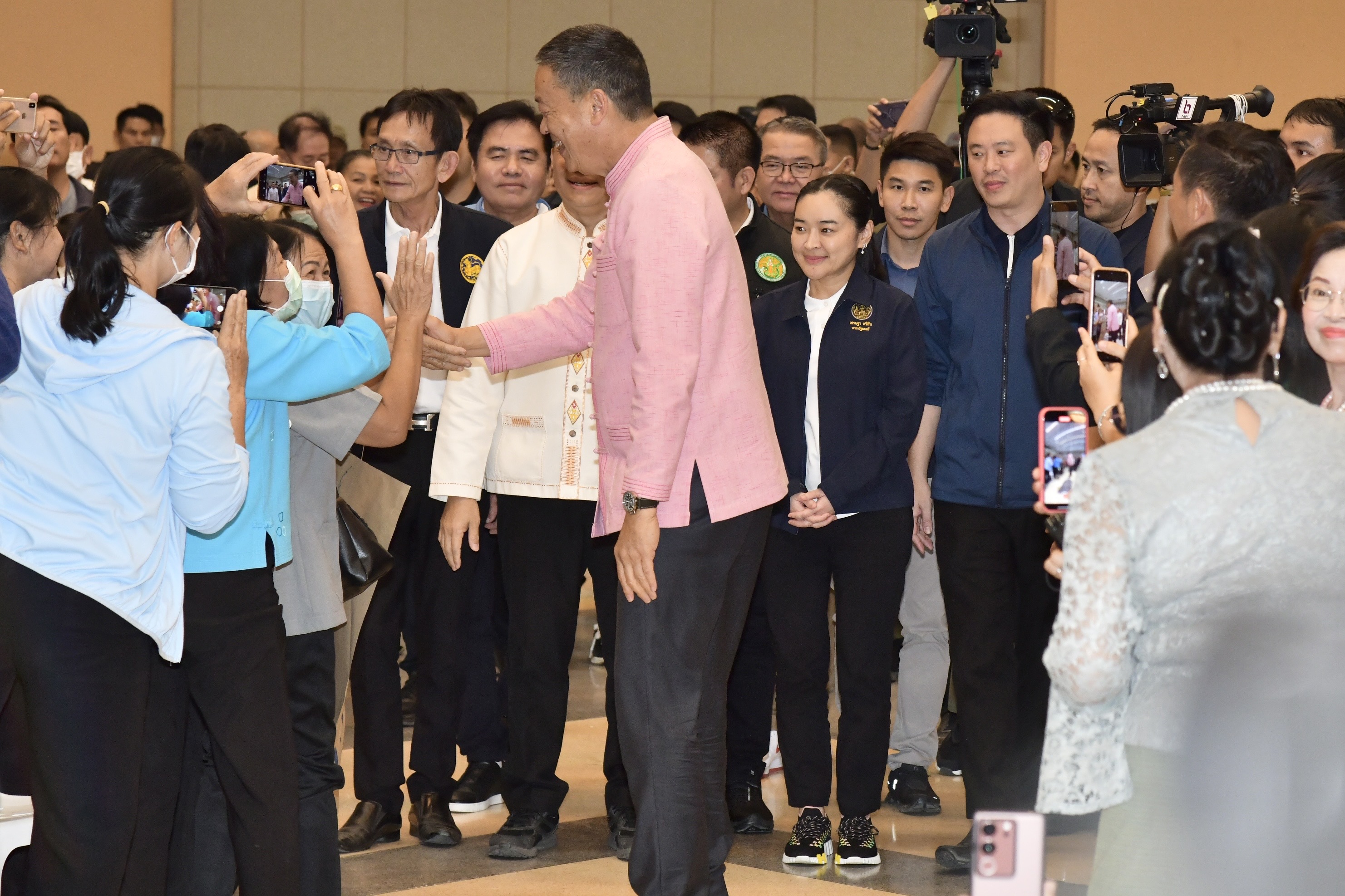 การประชุมติดตามความคืบหน้าแผนพัฒนาแหล่งท่องเที่ยวในพื้นที่จังหวัดเชียงใหม่ และพบปะประชาชน