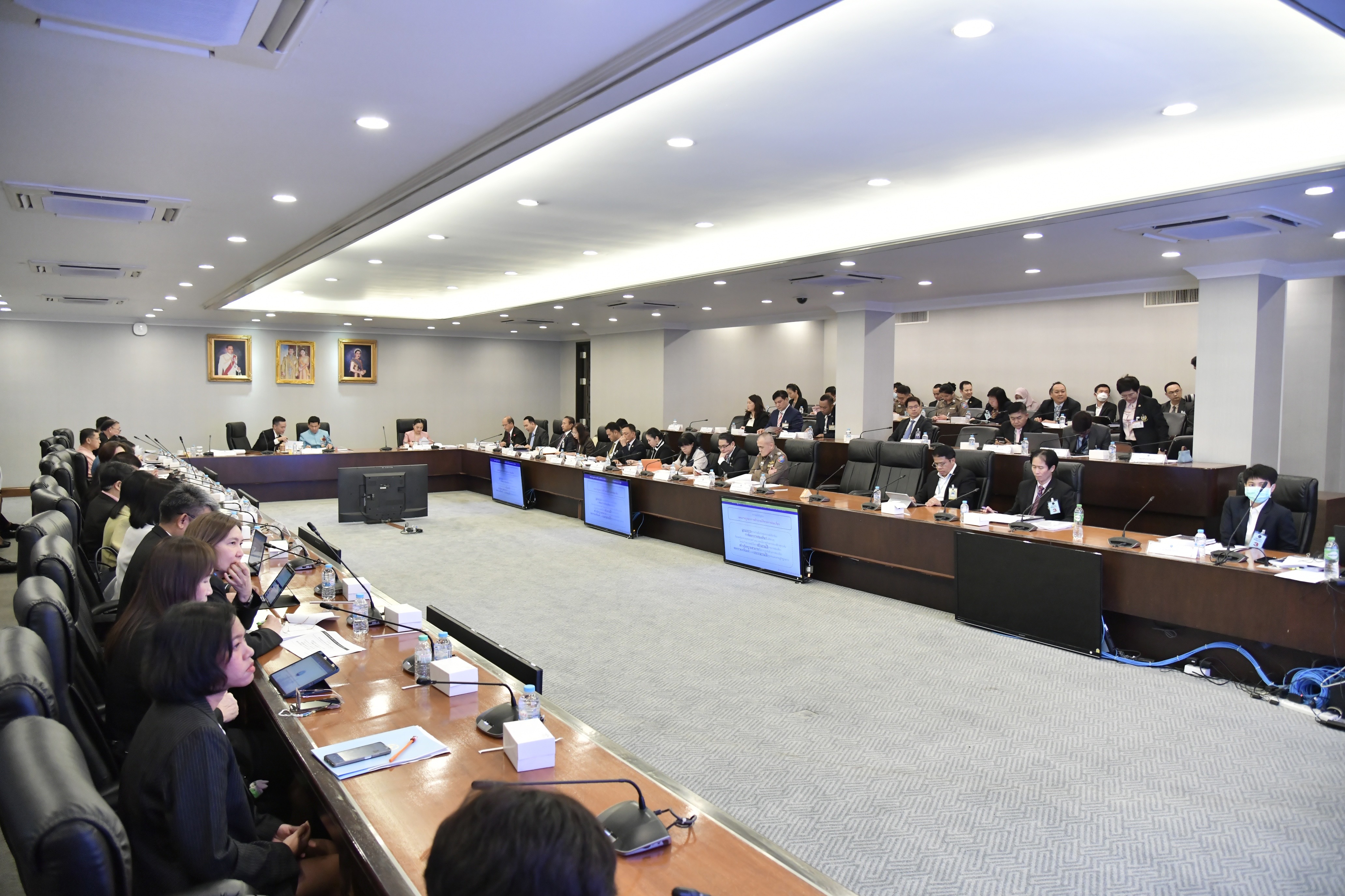 การประชุมคณะกรรมการจัดทำงบประมาณรายจ่ายบูรณาการ ประจำปีงบประมาณ พ.ศ. 2568 แผนงานบูรณาการสร้างรายได้จากการท่องเที่ยว ครั้งที่ 1/2567, การประชุมคณะกรรมการนโยบายการท่องเที่ยวแห่งชาติ ครั้งที่ 1/2567 และการประชุมคณะกรรมการนโยบายการกีฬาแห่งชาติ ครั้งที่ 1/2567