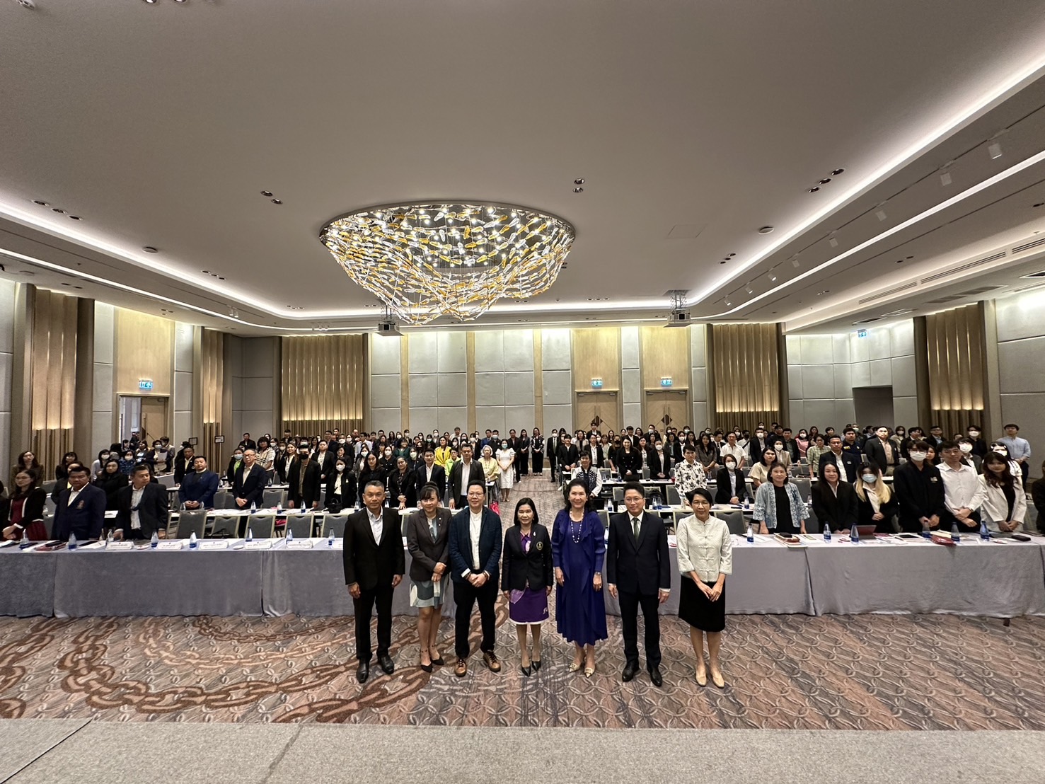 รองปลัดกระทรวงการท่องเที่ยวและกีฬา เป็นประธานกล่าวเปิดงานประชุมประจำปีด้านเศรษฐกิจการท่องเที่ยว ภายใต้โครงการค่าใช้จ่ายในการพัฒนาและจัดทำบัญชีประชาชาติด้านการท่องเที่ยว ประจำปีงบประมาณ พ.ศ. 2566 และแสดงปาฐกถาพิเศษ ในหัวข้อ 