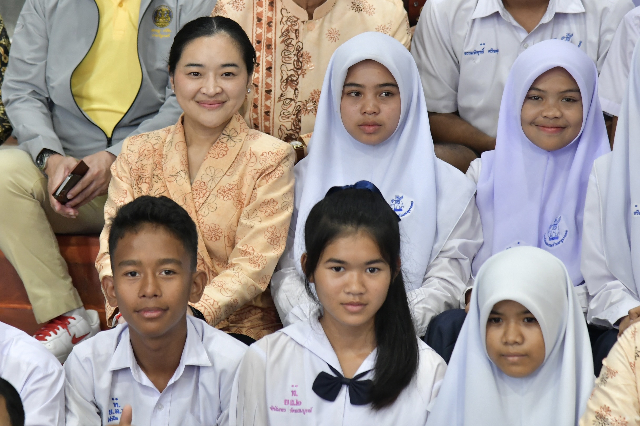 นายเศรษฐา ทวีสิน นายกรัฐมนตรีและรัฐมนตรีว่าการกระทรวงการคลัง พร้อมด้วย นางสาวสุดาวรรณ หวังศุภกิจโกศล รัฐมนตรีว่าการกระทรวงการท่องเที่ยวและกีฬาเดินทางถึงอุทยานการเรียนรู้ยะลา (TK Park) ต.สะเตง อ.เมืองยะลา