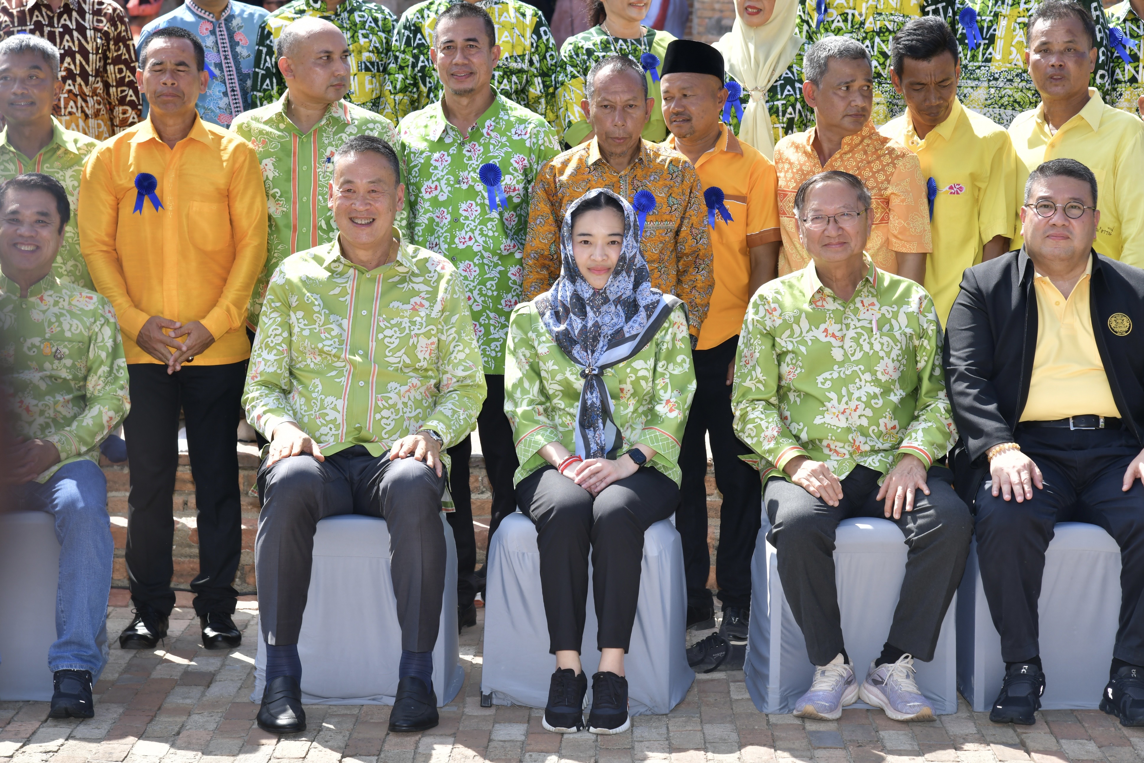 นายเศรษฐา ทวีสิน นายกรัฐมนตรีและรัฐมนตรีว่าการกระทรวงการคลัง พร้อมด้วย นางสาวสุดาวรรณ หวังศุภกิจโกศล รัฐมนตรีว่าการกระทรวงการท่องเที่ยวและกีฬาร่วมกิจกรรม ณ มัสยิดกรือเซะ จ.ปัตตานี