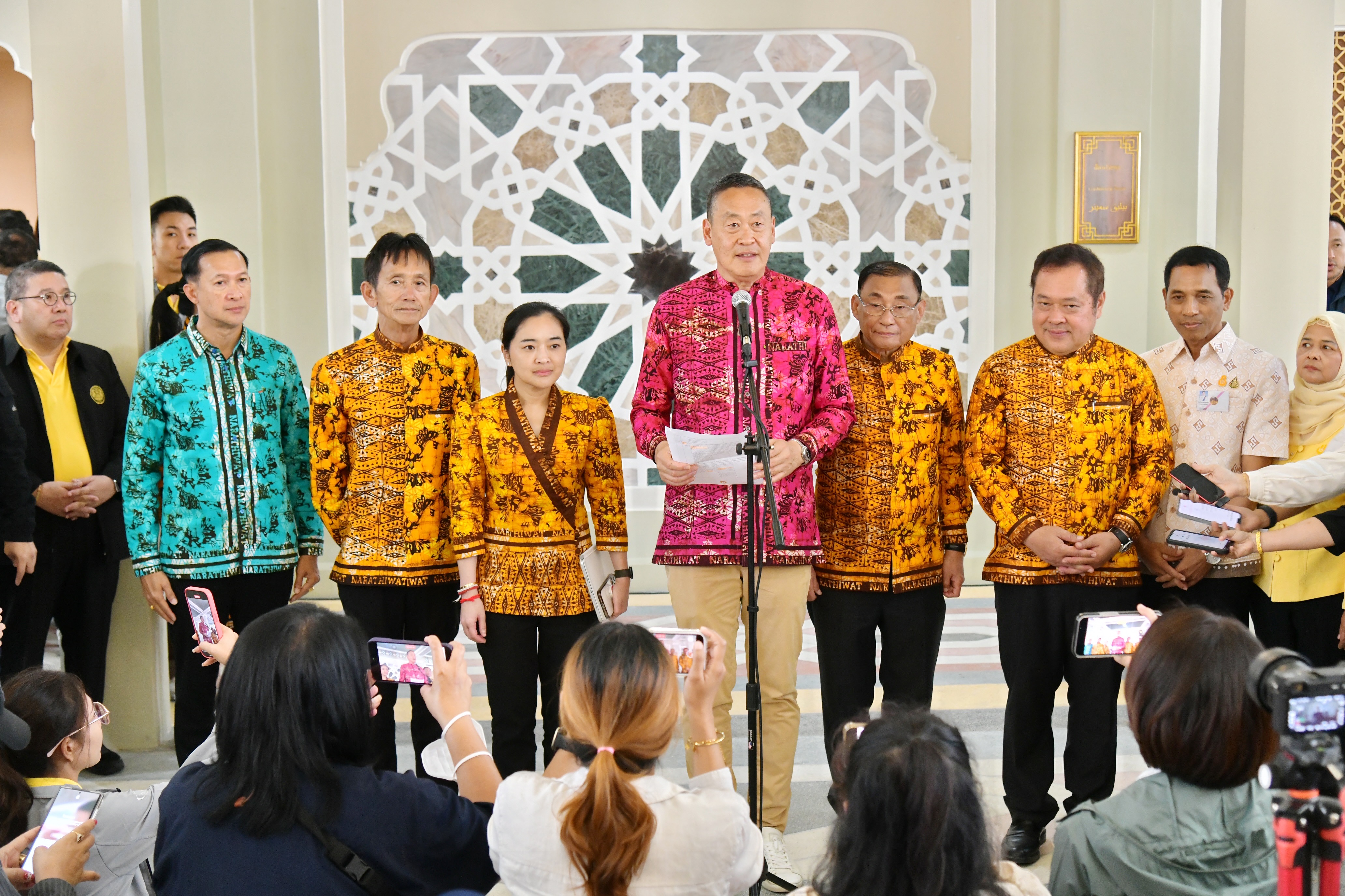 รมว.สุดาวรรณ ร่วมนายก เข้าเยี่ยมชมพิพิธภัณฑ์มรดกวัฒนธรรมอิสลาม และศูนย์การเรียนรู้คัมภีร์อัล-กุรอาน ต.ละหาร อ.ยี่งอ จ.นราธิวาส