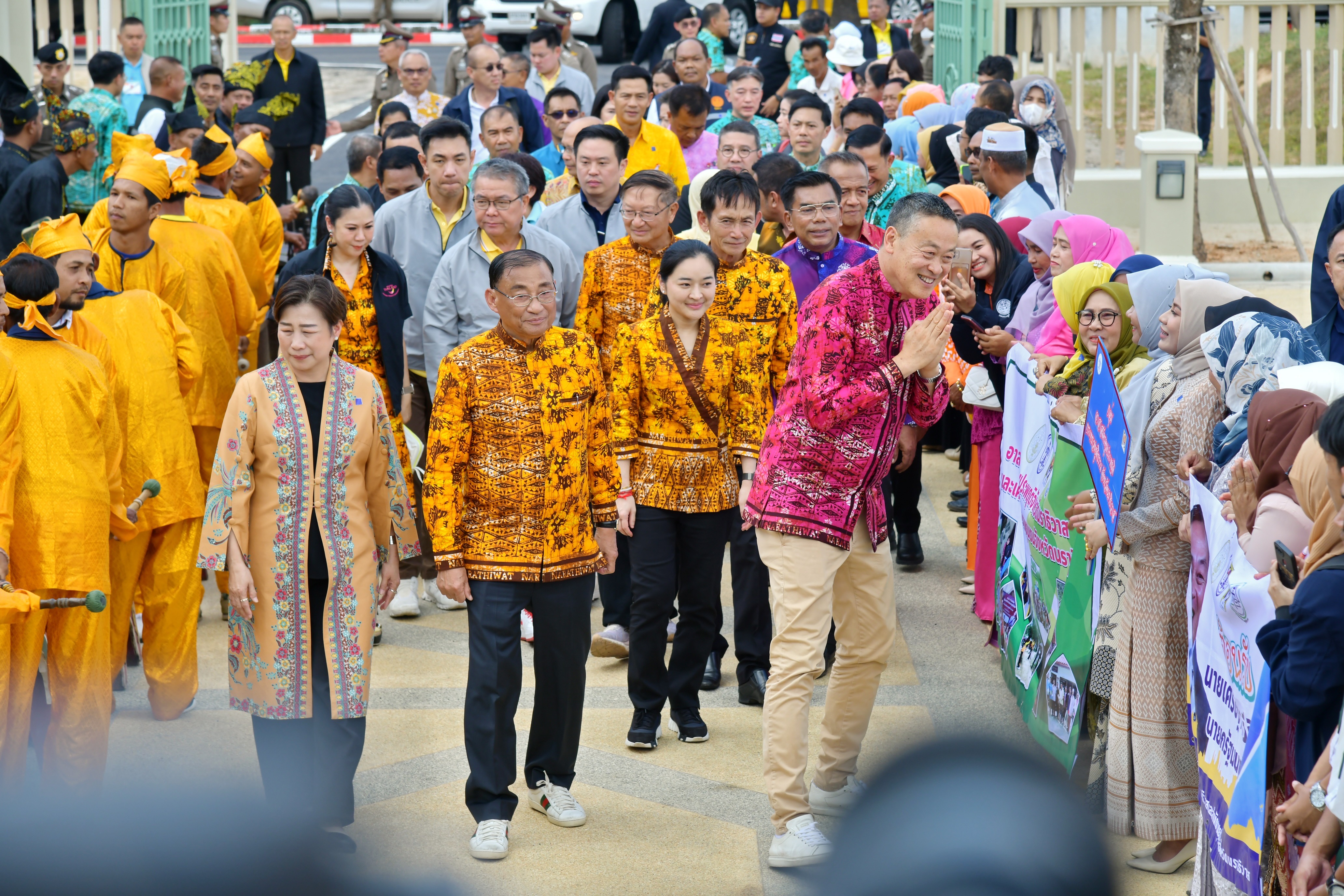 รมว.สุดาวรรณ ร่วมนายก เข้าเยี่ยมชมพิพิธภัณฑ์มรดกวัฒนธรรมอิสลาม และศูนย์การเรียนรู้คัมภีร์อัล-กุรอาน ต.ละหาร อ.ยี่งอ จ.นราธิวาส