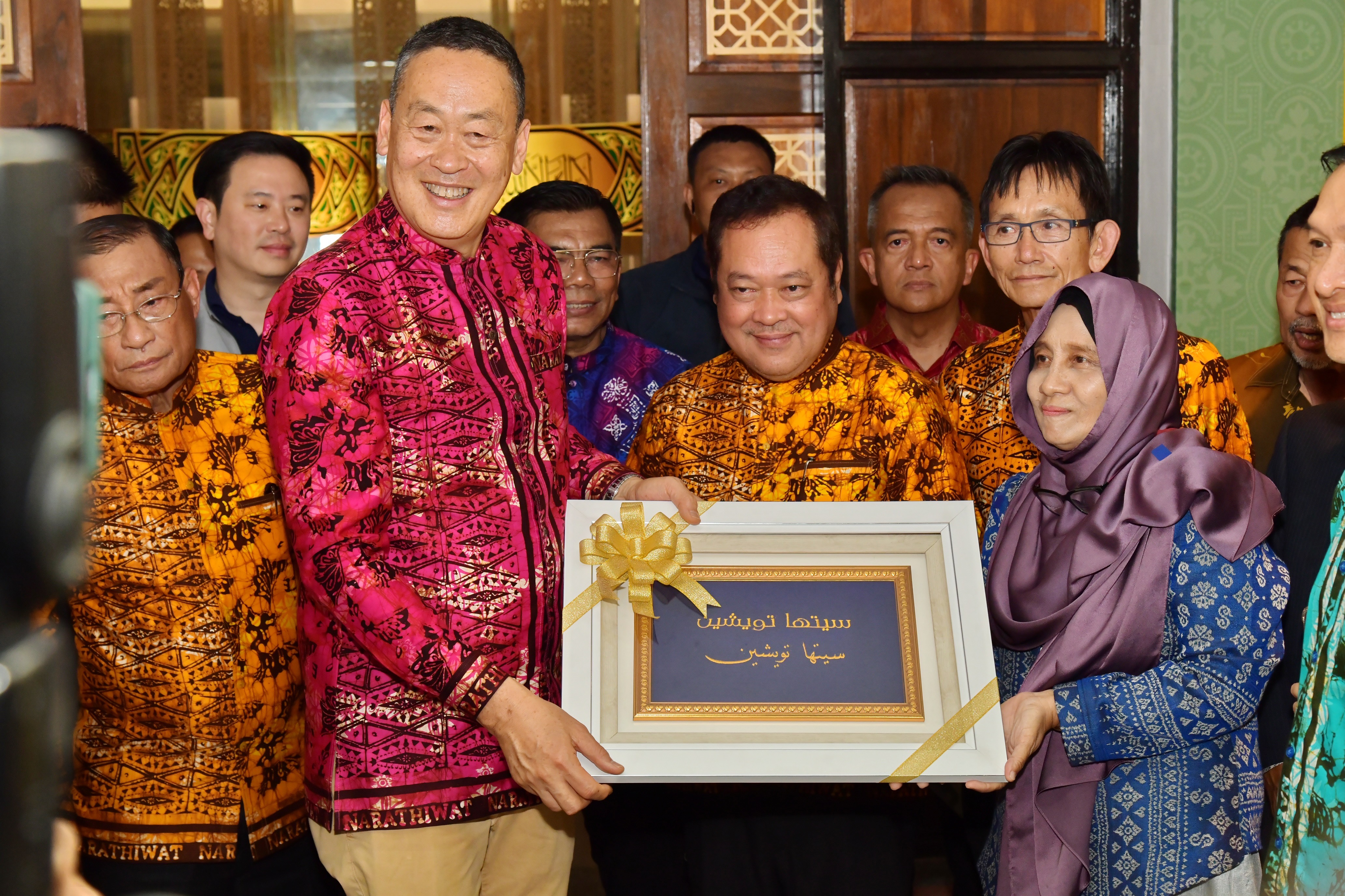 รมว.สุดาวรรณ ร่วมนายก เข้าเยี่ยมชมพิพิธภัณฑ์มรดกวัฒนธรรมอิสลาม และศูนย์การเรียนรู้คัมภีร์อัล-กุรอาน ต.ละหาร อ.ยี่งอ จ.นราธิวาส