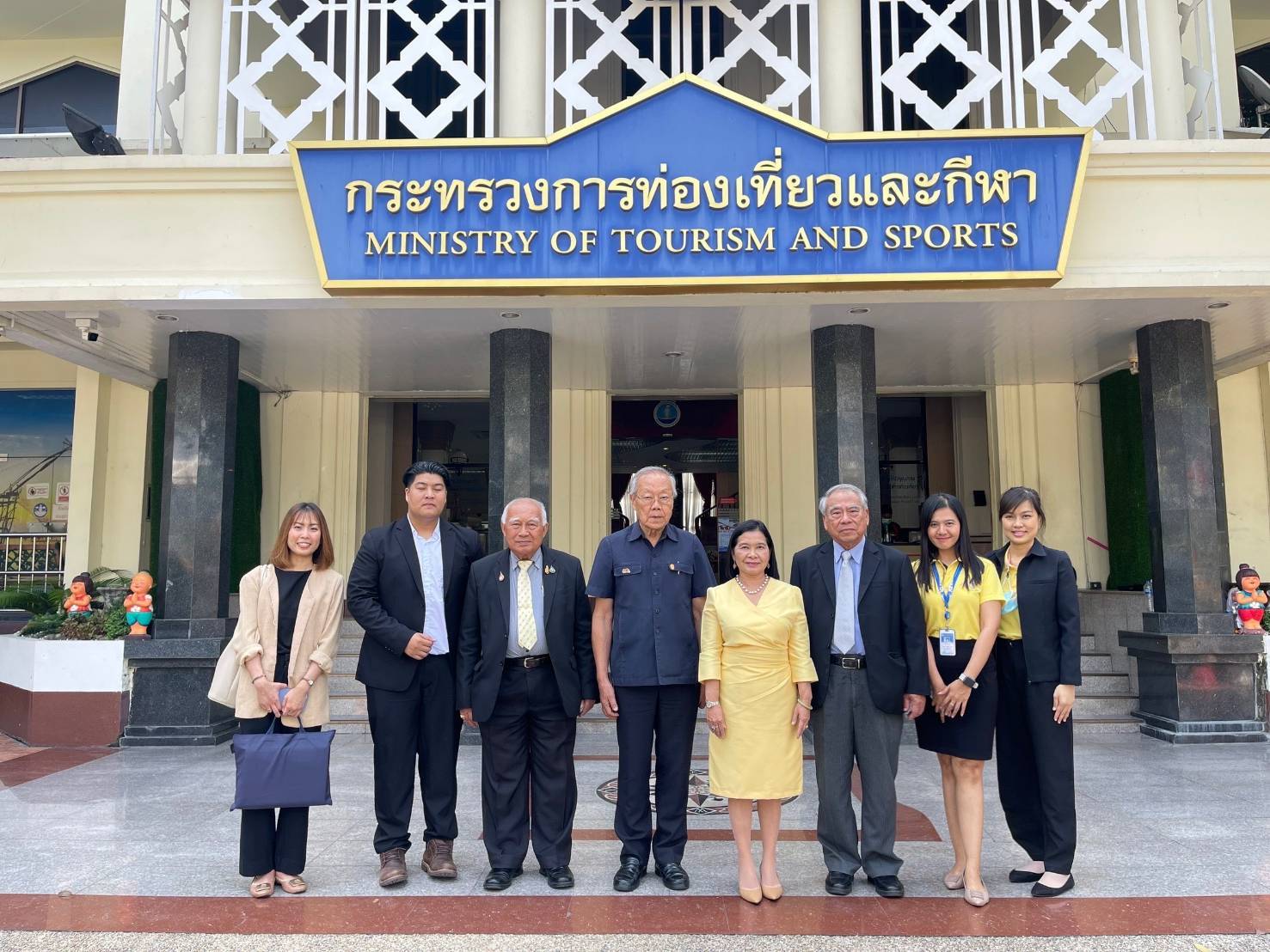 ดร.วนิดา พันธ์สอาด รองปลัดกระทรวงการท่องเที่ยวและกีฬา ร่วมหารือ กับมูลนิธิรณรงค์เพื่อการไม่สูบบุหรี่ (มสบ.)