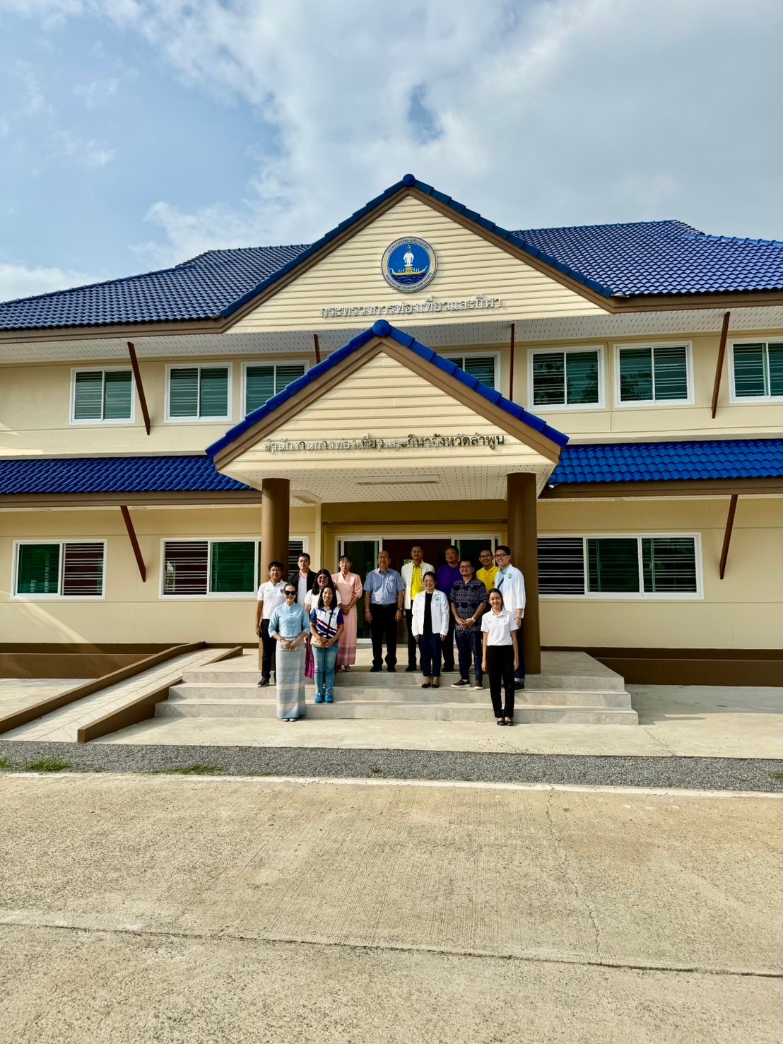 ปลัดกระทรวงการท่องเที่ยวและกีฬาเดินทางไปตรวจเยี่ยมสำนักงานการท่องเที่ยวและกีฬาจังหวัดลำพูน (หลังใหม่) อย่างไม่เป็นทางการ ณ จังหวัดลำพูน