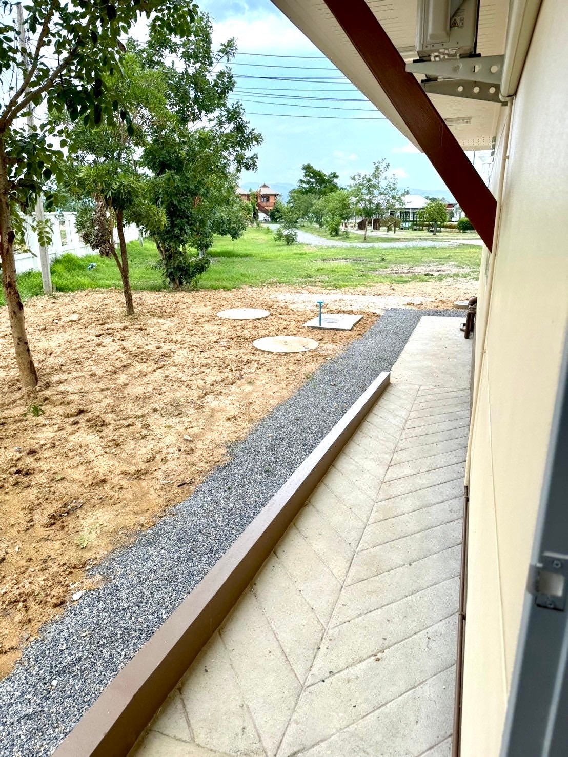 ปลัดกระทรวงการท่องเที่ยวและกีฬาเดินทางไปตรวจเยี่ยมสำนักงานการท่องเที่ยวและกีฬาจังหวัดลำพูน (หลังใหม่) อย่างไม่เป็นทางการ ณ จังหวัดลำพูน
