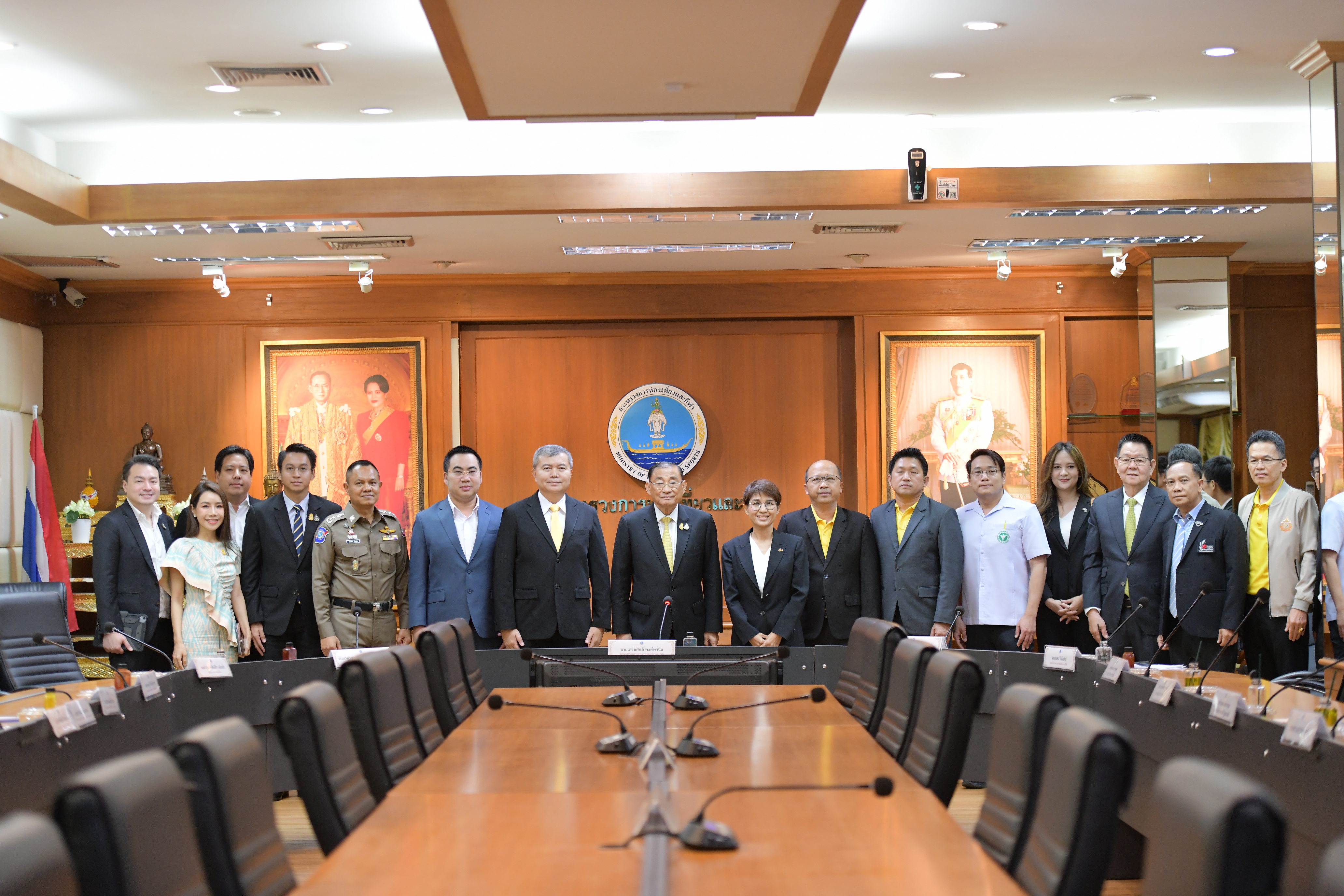 รมว.เสริมศักดิ์ แถลงการใช้เงินเยียวยาฯ เผย 5 เดือน นทท.ต่างชาติ ยื่นขอรับเงินกว่า 50 ราย เตรียมชง ครม. ขยายระยะเวลาโครงการเพื่อรักษาระดับความเชื่อมั่นด้านความปลอดภัย ผลักดันรายได้จากการท่องเที่ยว ปี 2567 ให้ถึงเป้า 3.5 ล้านล้านบาท
