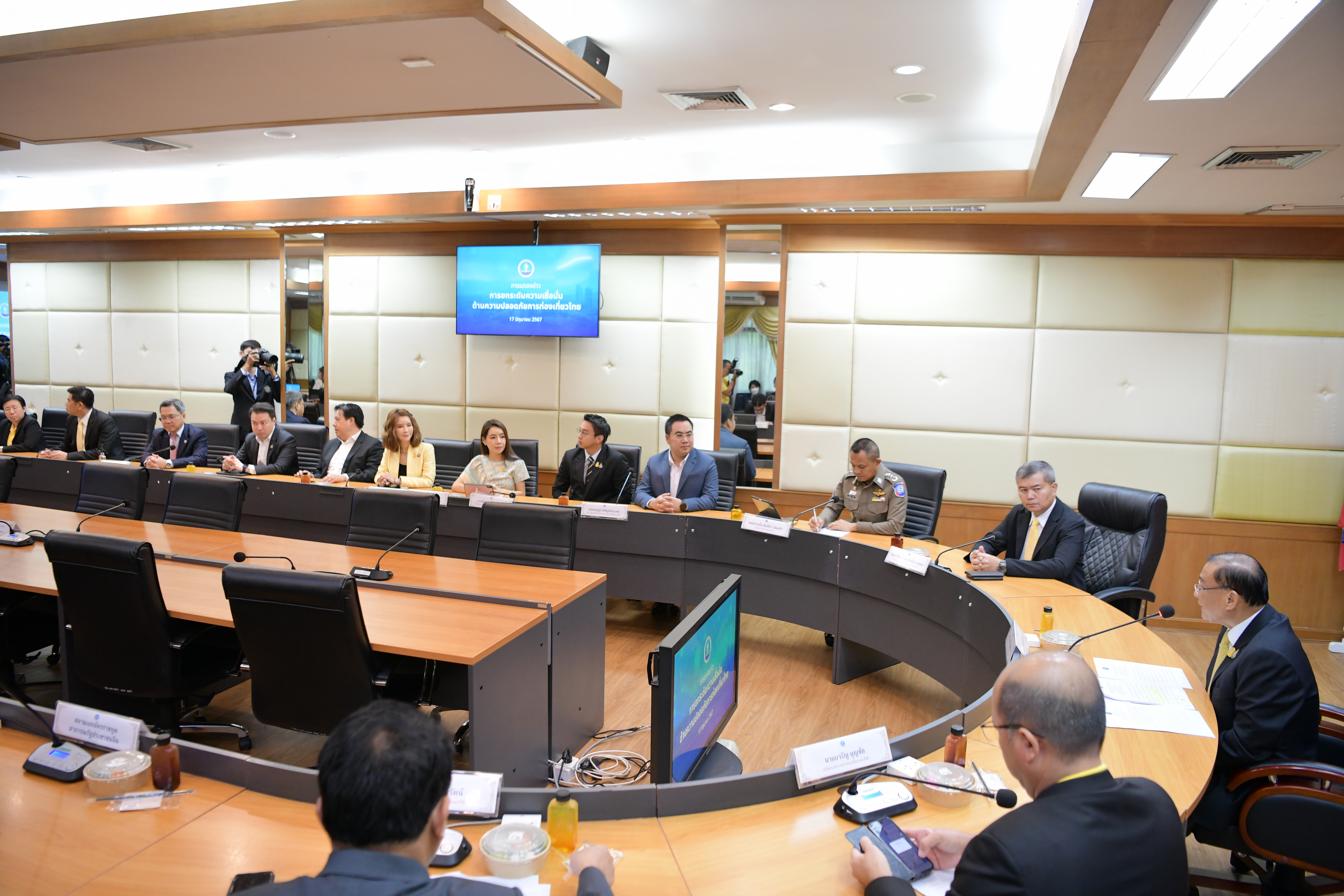 รมว.เสริมศักดิ์ แถลงการใช้เงินเยียวยาฯ เผย 5 เดือน นทท.ต่างชาติ ยื่นขอรับเงินกว่า 50 ราย เตรียมชง ครม. ขยายระยะเวลาโครงการเพื่อรักษาระดับความเชื่อมั่นด้านความปลอดภัย ผลักดันรายได้จากการท่องเที่ยว ปี 2567 ให้ถึงเป้า 3.5 ล้านล้านบาท