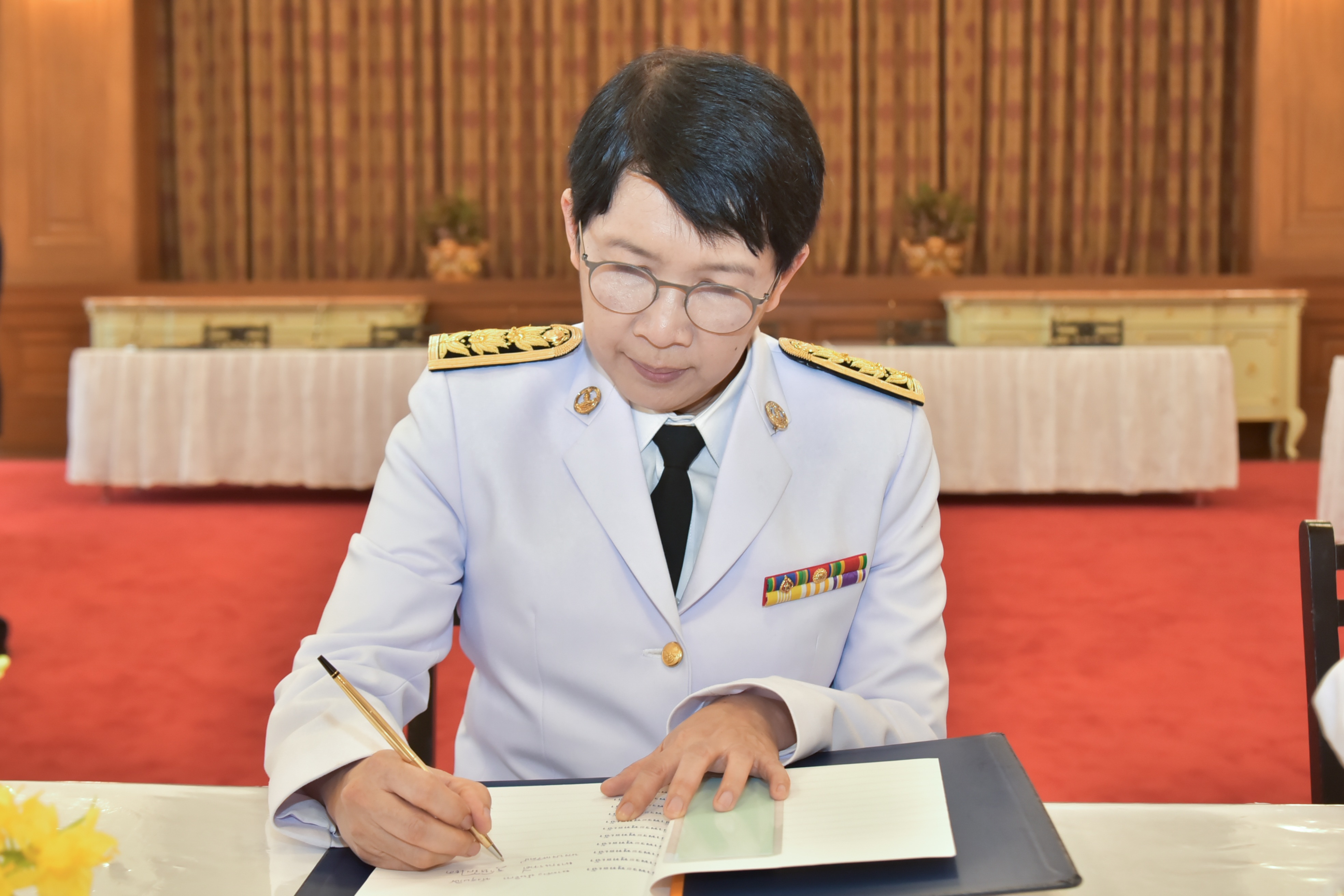 กระทรวงการท่องเที่ยวและกีฬา ร่วมลงนามถวายพระพรชัยมงคลเนื่องในโอกาสพระราชพิธีมหามงคลเฉลิมพระชนมพรรษาพระบาทสมเด็จพระเจ้าอยู่หัว 6 รอบ