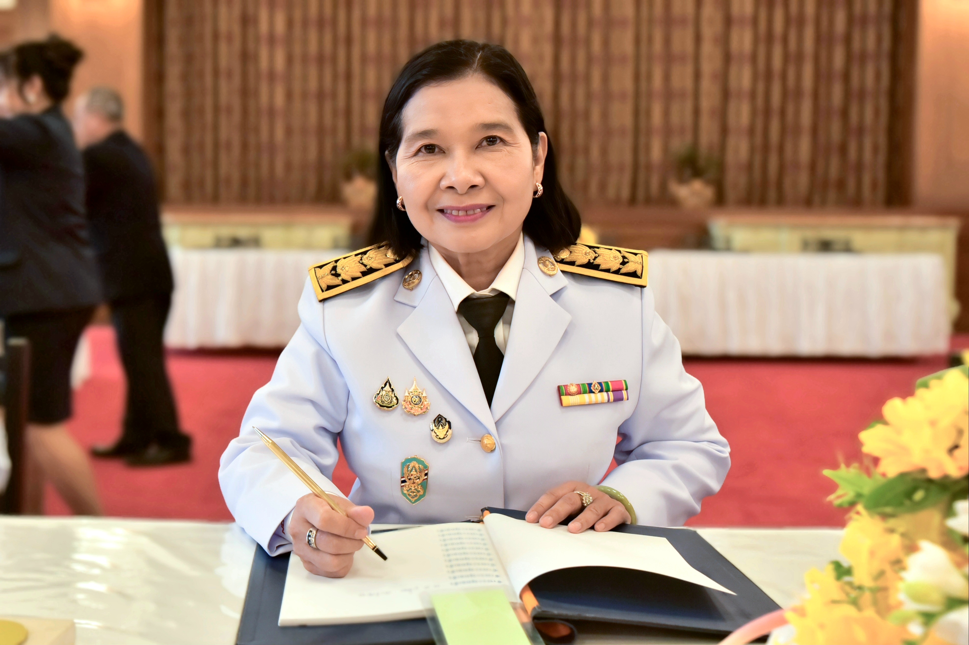 กระทรวงการท่องเที่ยวและกีฬา ร่วมลงนามถวายพระพรชัยมงคลเนื่องในโอกาสพระราชพิธีมหามงคลเฉลิมพระชนมพรรษาพระบาทสมเด็จพระเจ้าอยู่หัว 6 รอบ