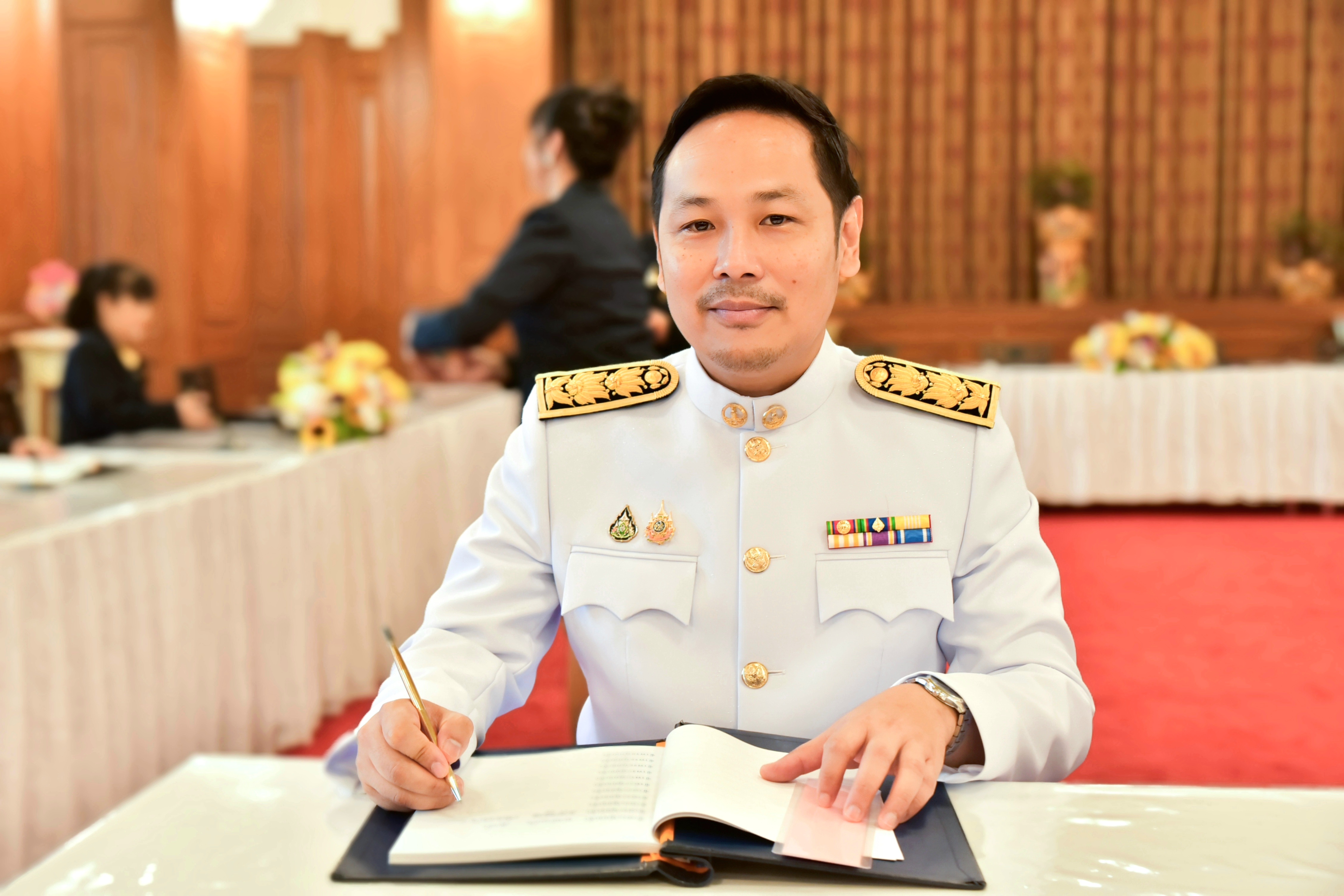 กระทรวงการท่องเที่ยวและกีฬา ร่วมลงนามถวายพระพรชัยมงคลเนื่องในโอกาสพระราชพิธีมหามงคลเฉลิมพระชนมพรรษาพระบาทสมเด็จพระเจ้าอยู่หัว 6 รอบ
