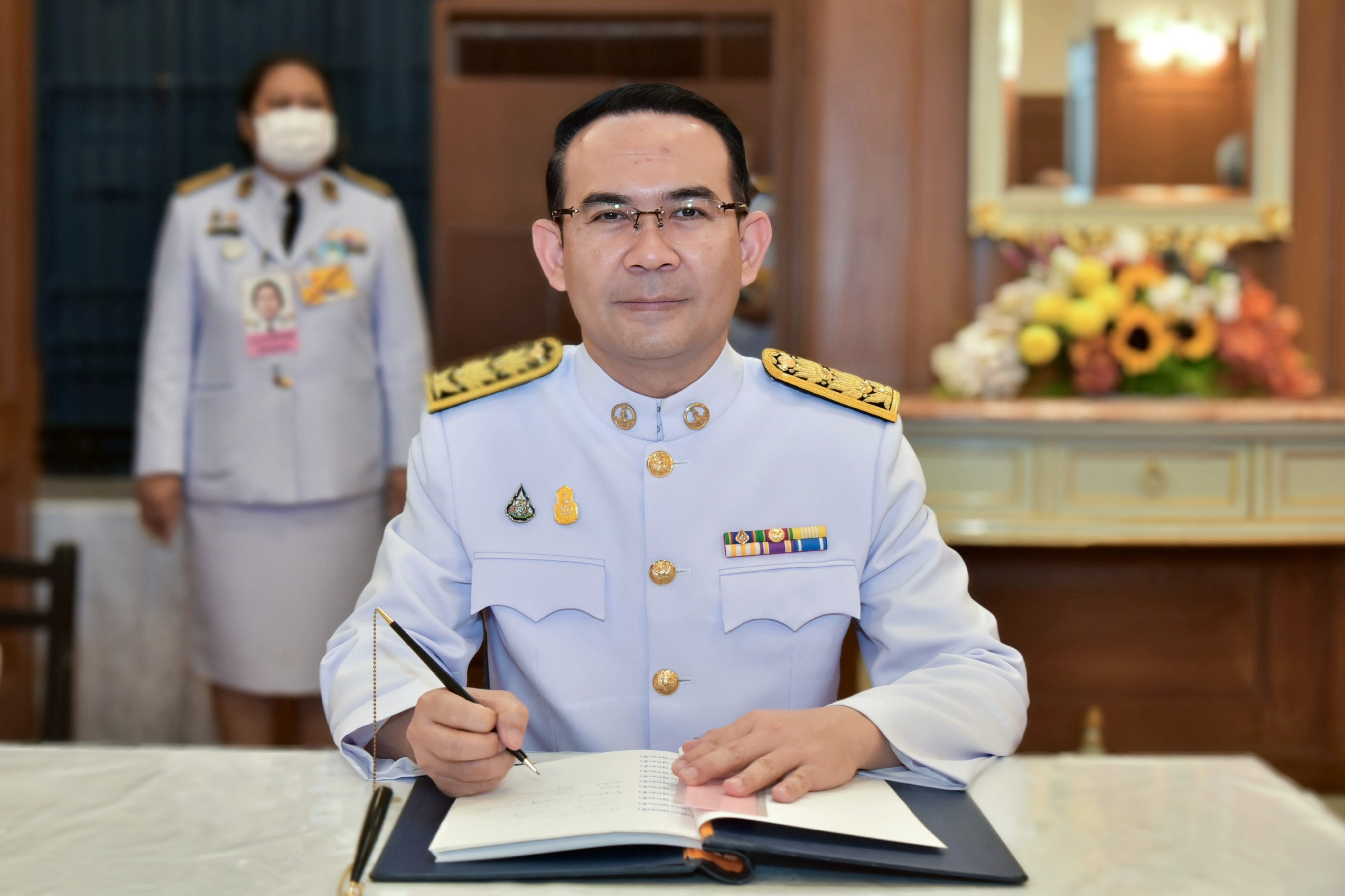 กระทรวงการท่องเที่ยวและกีฬา ร่วมลงนามถวายพระพรชัยมงคลเนื่องในโอกาสพระราชพิธีมหามงคลเฉลิมพระชนมพรรษาพระบาทสมเด็จพระเจ้าอยู่หัว 6 รอบ