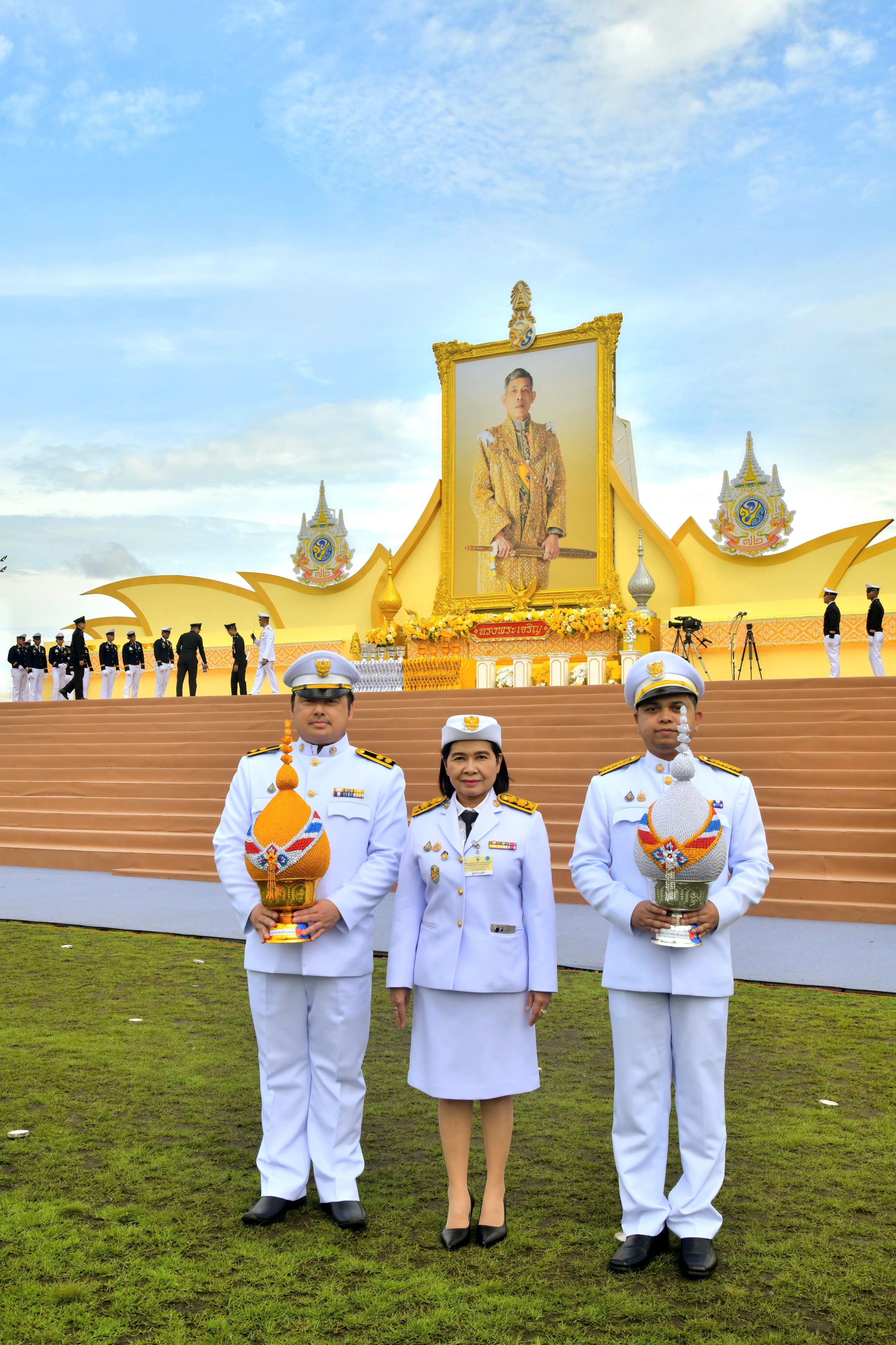 ผู้บริหารกระทรวงการท่องเที่ยวและกีฬา ร่วมพิธีถวายเครื่องราชสักการะและวางพานพุ่ม พระบาทสมเด็จพระวชิรเกล้าเจ้าอยู่หัว เนื่องในพระราชพิธีมหามงคลเฉลิมพระชนมพรรษา 6 รอบ 28 กรกฎาคม 2567