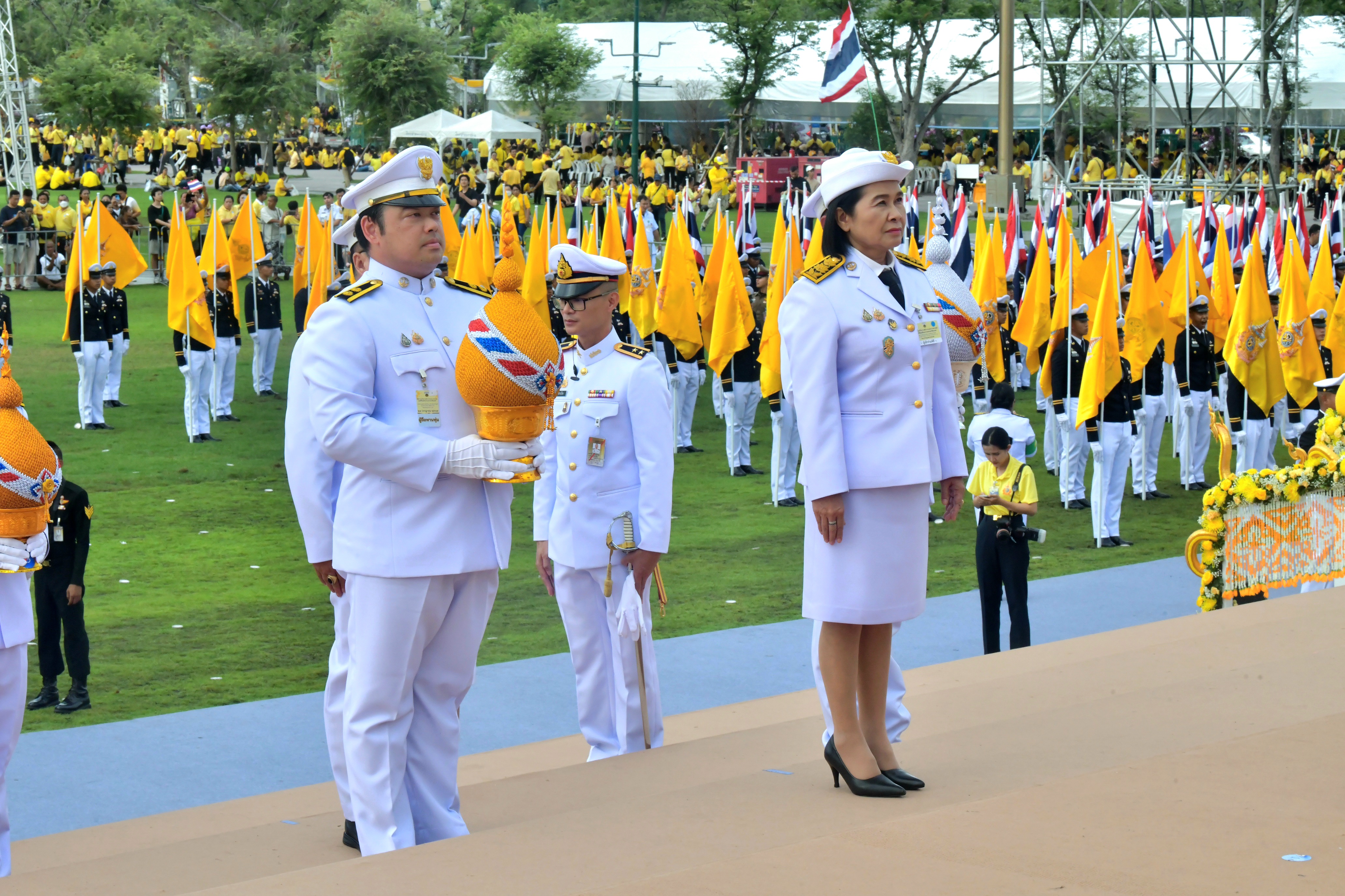 ผู้บริหารกระทรวงการท่องเที่ยวและกีฬา ร่วมพิธีถวายเครื่องราชสักการะและวางพานพุ่ม พระบาทสมเด็จพระวชิรเกล้าเจ้าอยู่หัว เนื่องในพระราชพิธีมหามงคลเฉลิมพระชนมพรรษา 6 รอบ 28 กรกฎาคม 2567