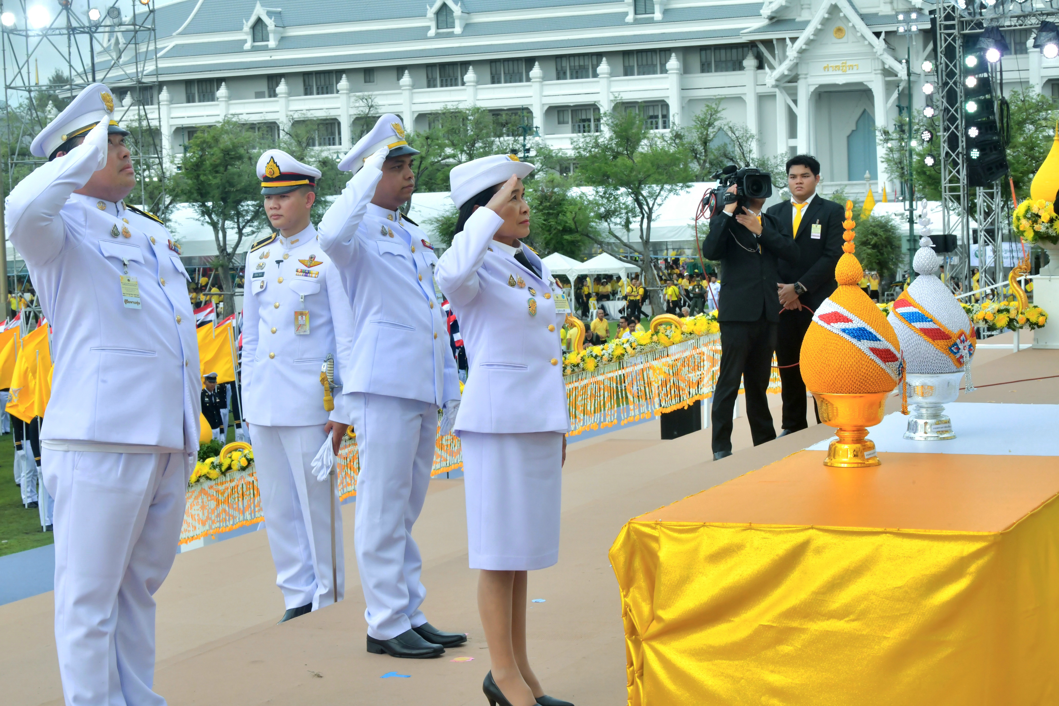 ผู้บริหารกระทรวงการท่องเที่ยวและกีฬา ร่วมพิธีถวายเครื่องราชสักการะและวางพานพุ่ม พระบาทสมเด็จพระวชิรเกล้าเจ้าอยู่หัว เนื่องในพระราชพิธีมหามงคลเฉลิมพระชนมพรรษา 6 รอบ 28 กรกฎาคม 2567
