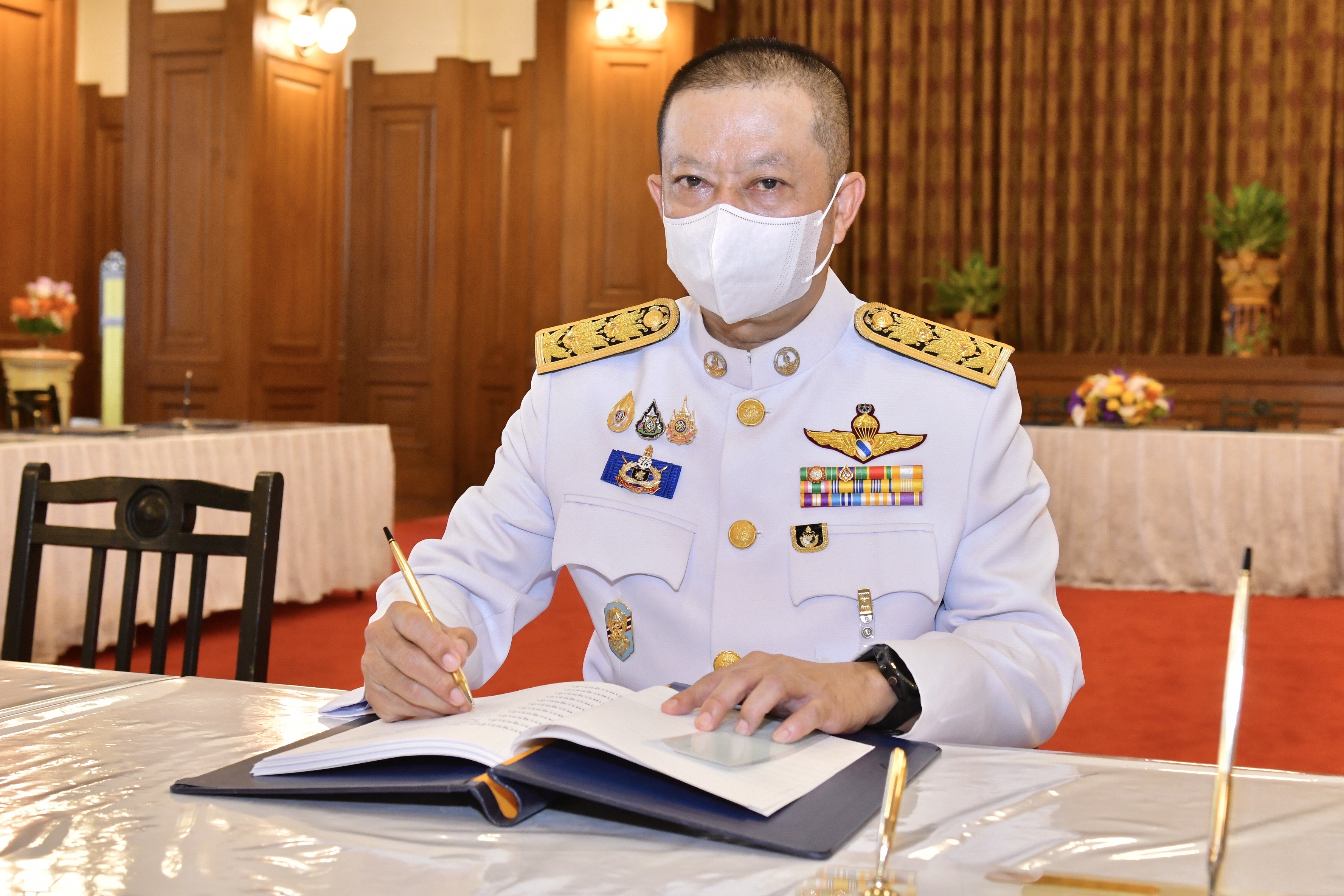 กระทรวงการท่องเที่ยวและกีฬา ร่วมน้อมรำลึกในพระมหากรุณาธิคุณ เนื่องในโอกาสมหามงคลเฉลิมพระชนมพรรษา 92 พรรษา สมเด็จพระนางเจ้าสิริกิติ์ พระบรมราชินีนาถ พระบรมราชชนนีพันปีหลวง